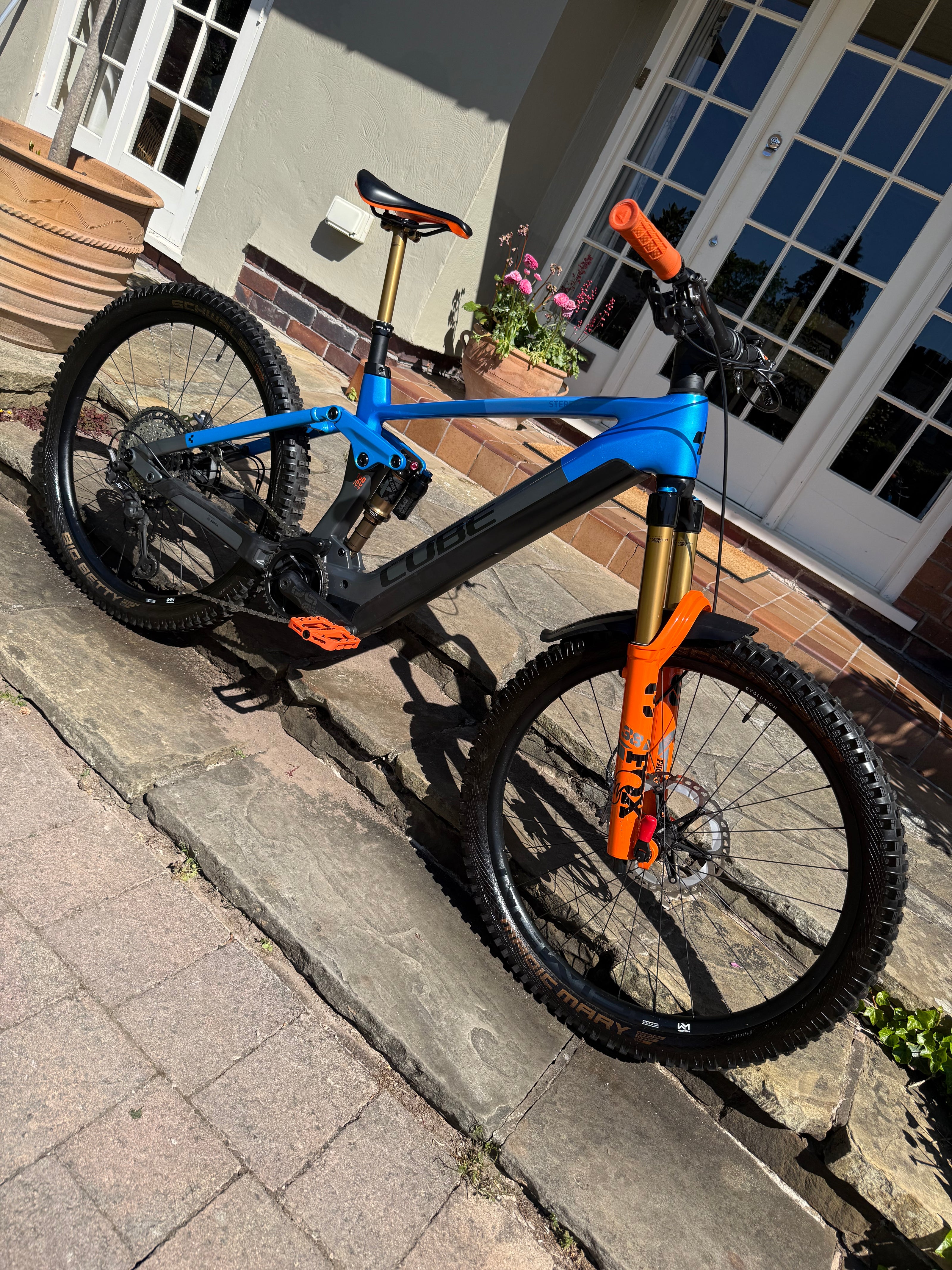 Cube Stereo Hybrid 160 HPC Action Team 750 Medium 280 miles