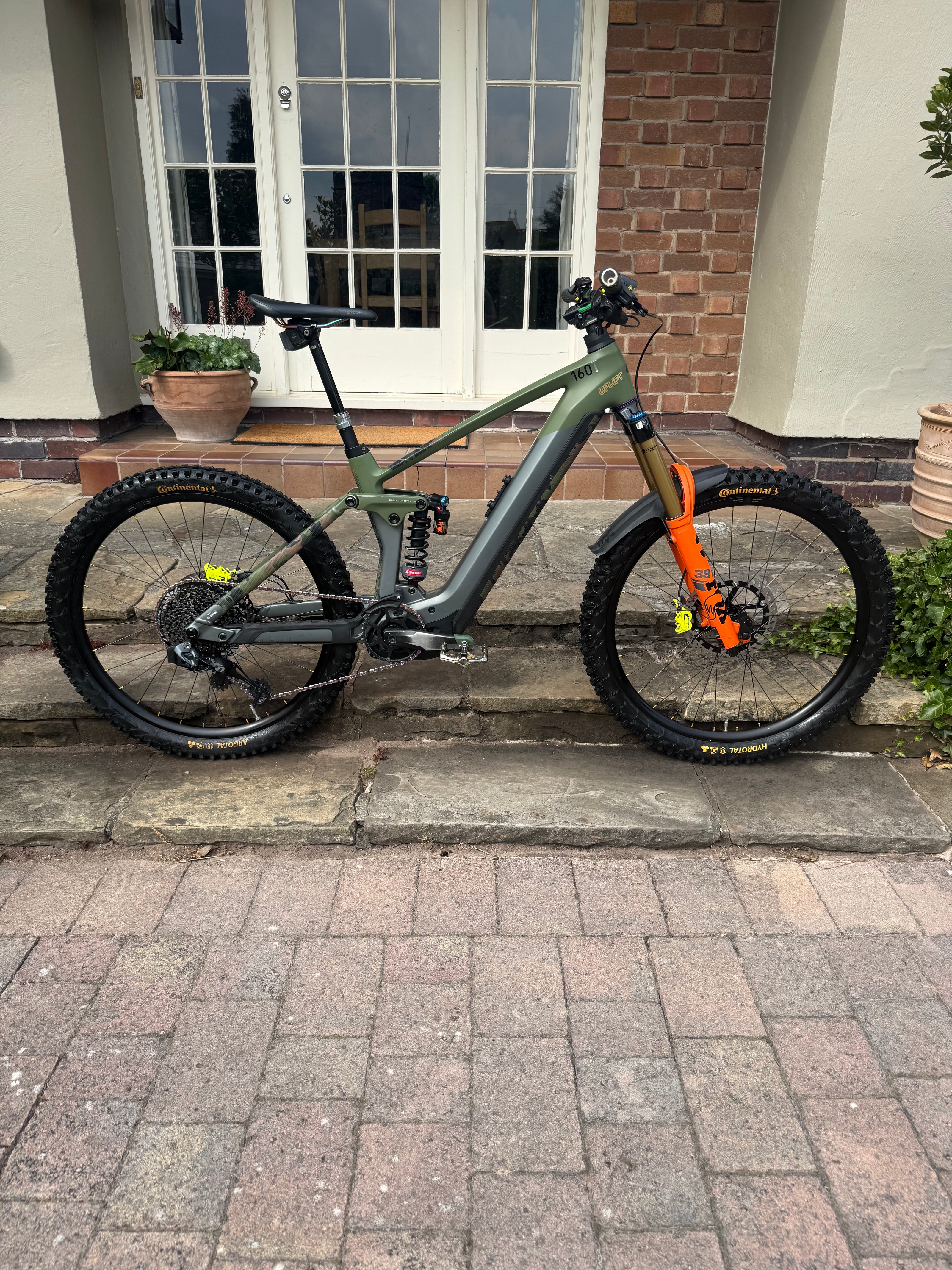 Cube Stereo Hybrid 160 HPC 750wh Medium EMTB UPGRADED!