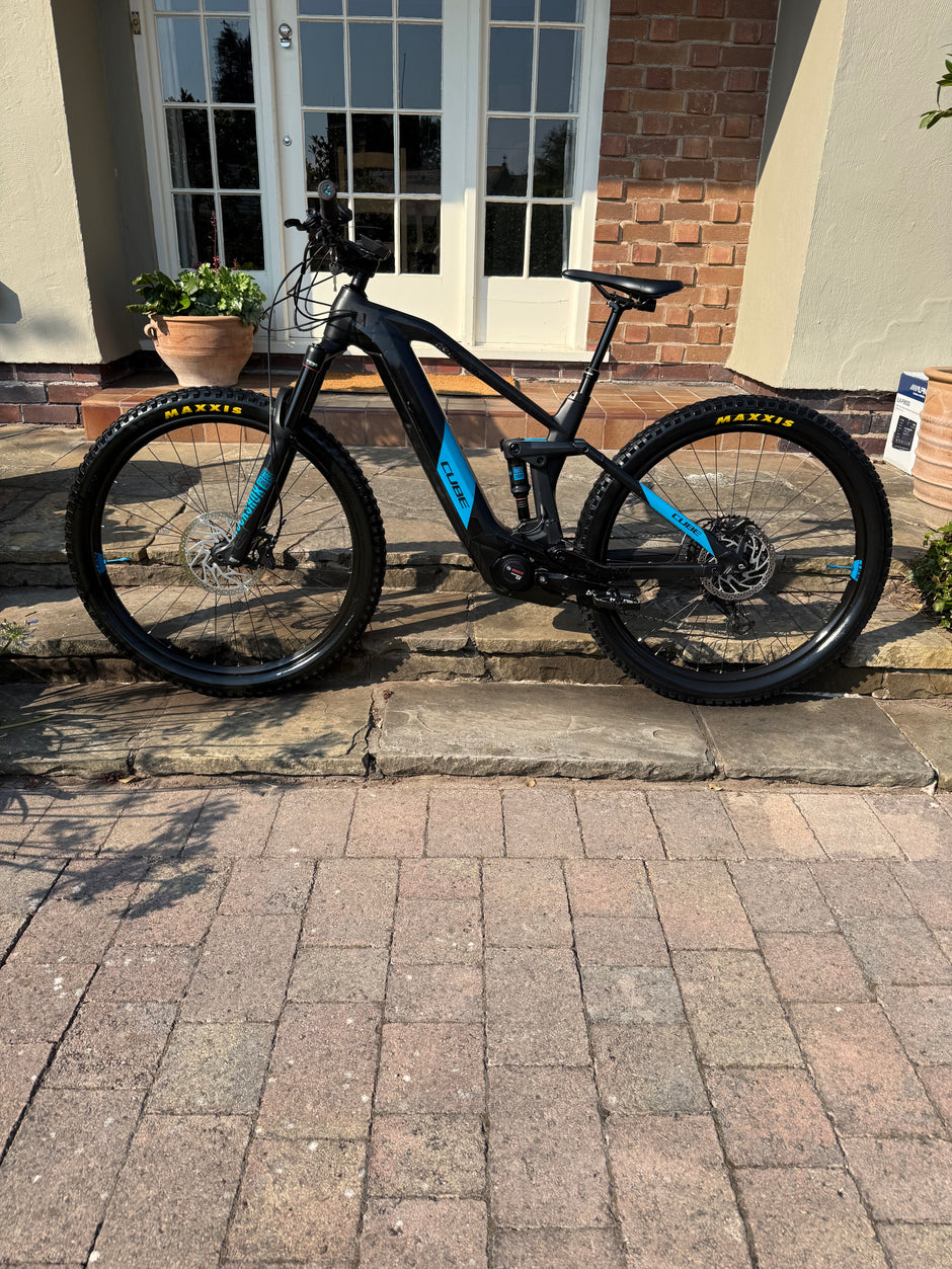 Cube Stereo Hybrid 140 HPC Race 625 Carbon Full Suspension e-MTB – Medium – Excellent Condition