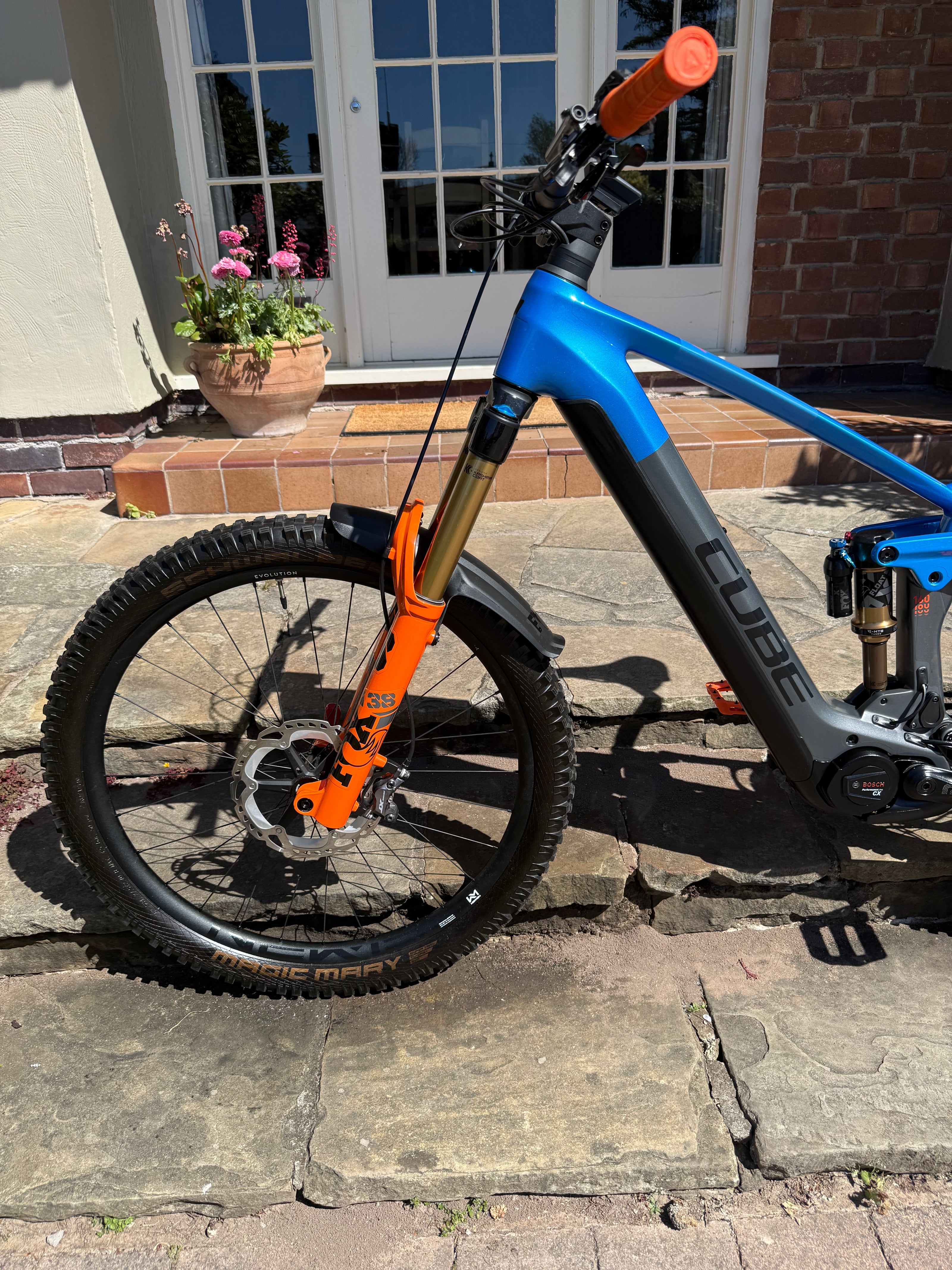 Cube Stereo Hybrid 160 HPC Action Team 750 Medium 280 miles