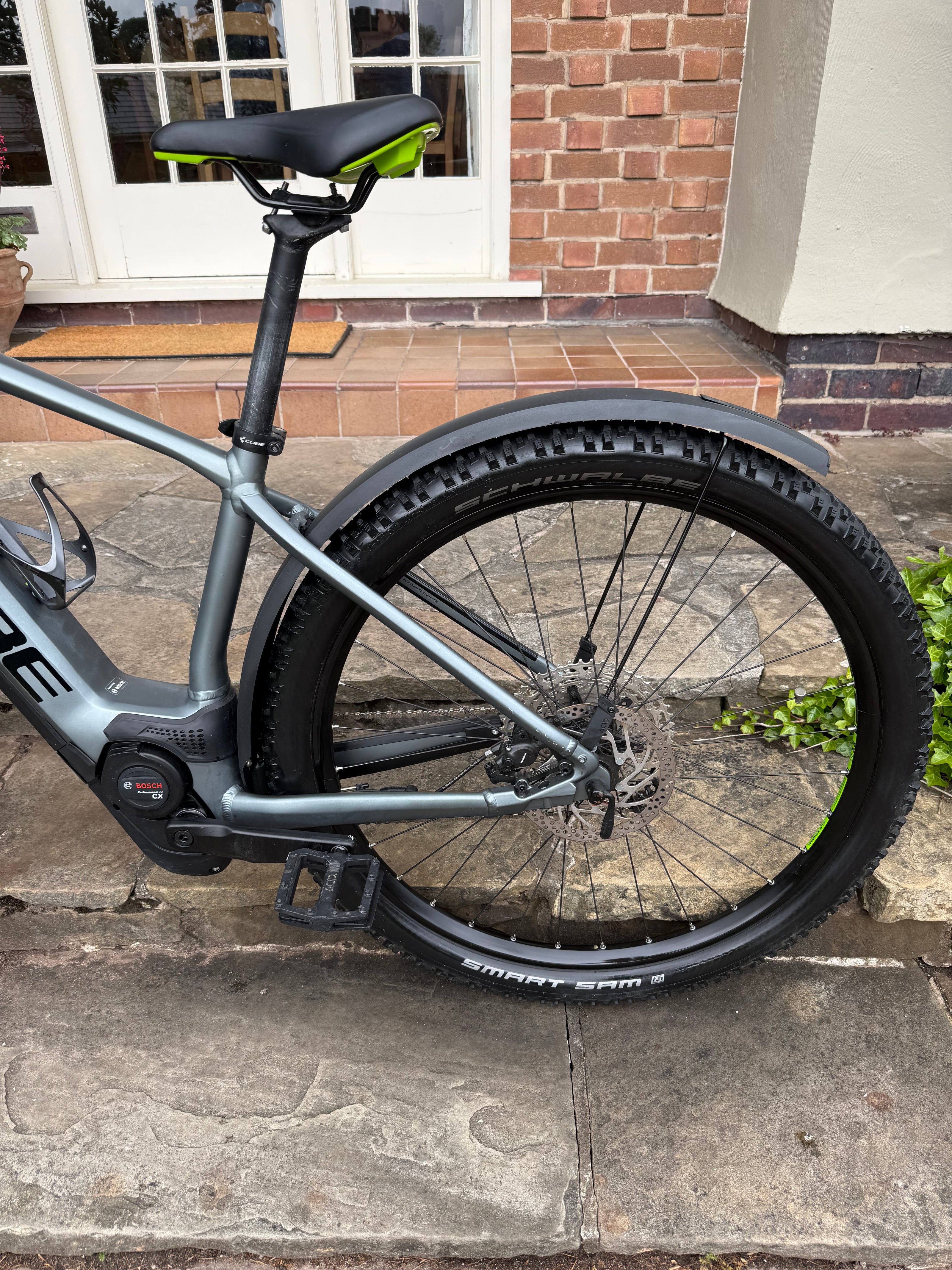 2022 Cube Reaction Pro 625WH Large Electric mountain bike 290 miles