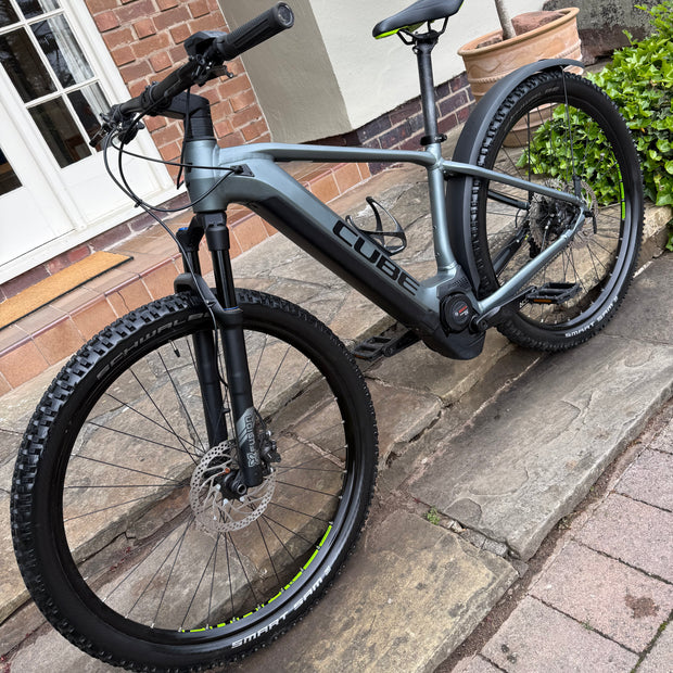 2022 Cube Reaction Pro 625WH Large Electric mountain bike 290 miles