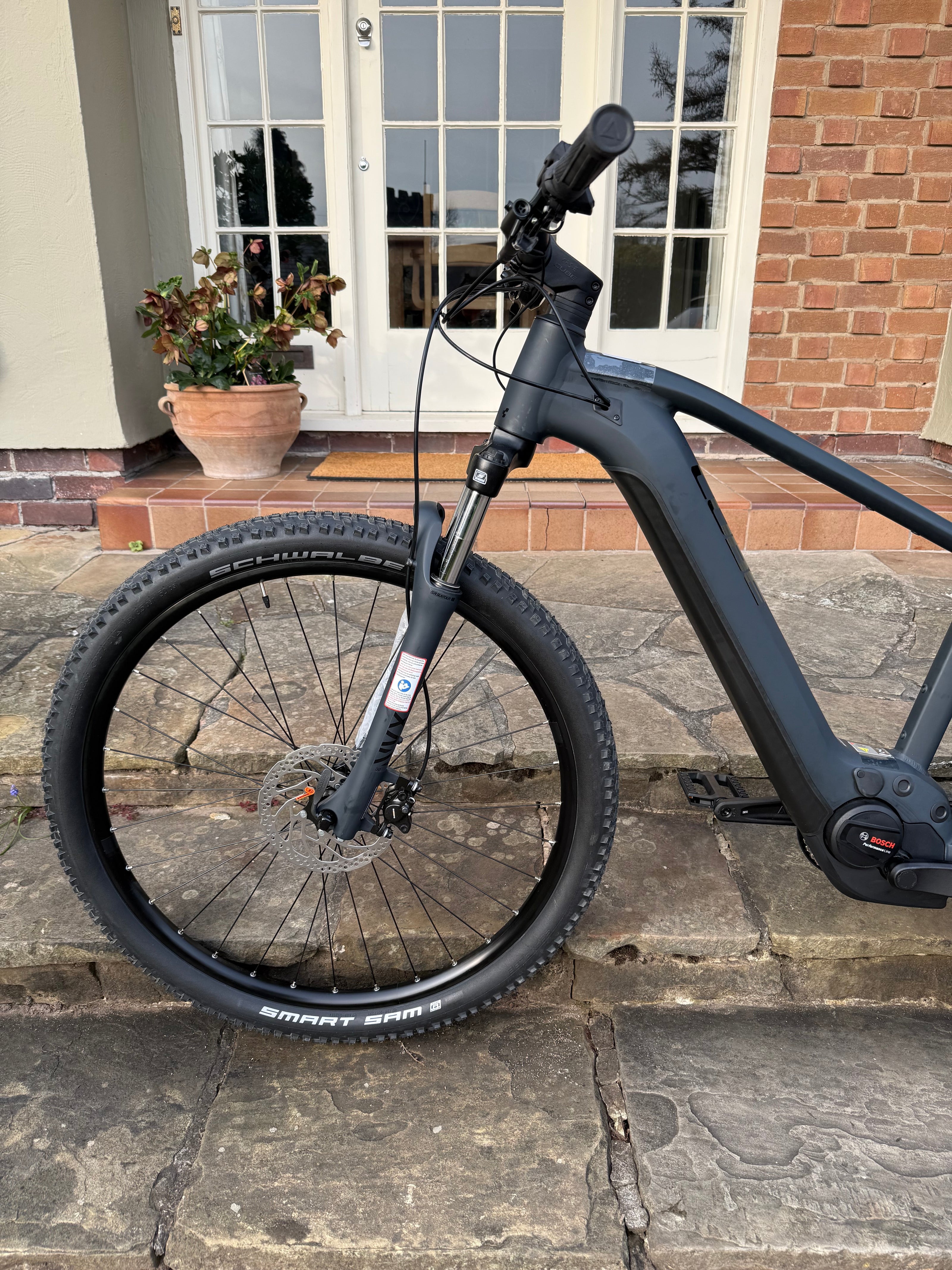 Cube Reaction Hybrid Performance 500 Large Electric Mountain Bike 2025 BRAND NEW