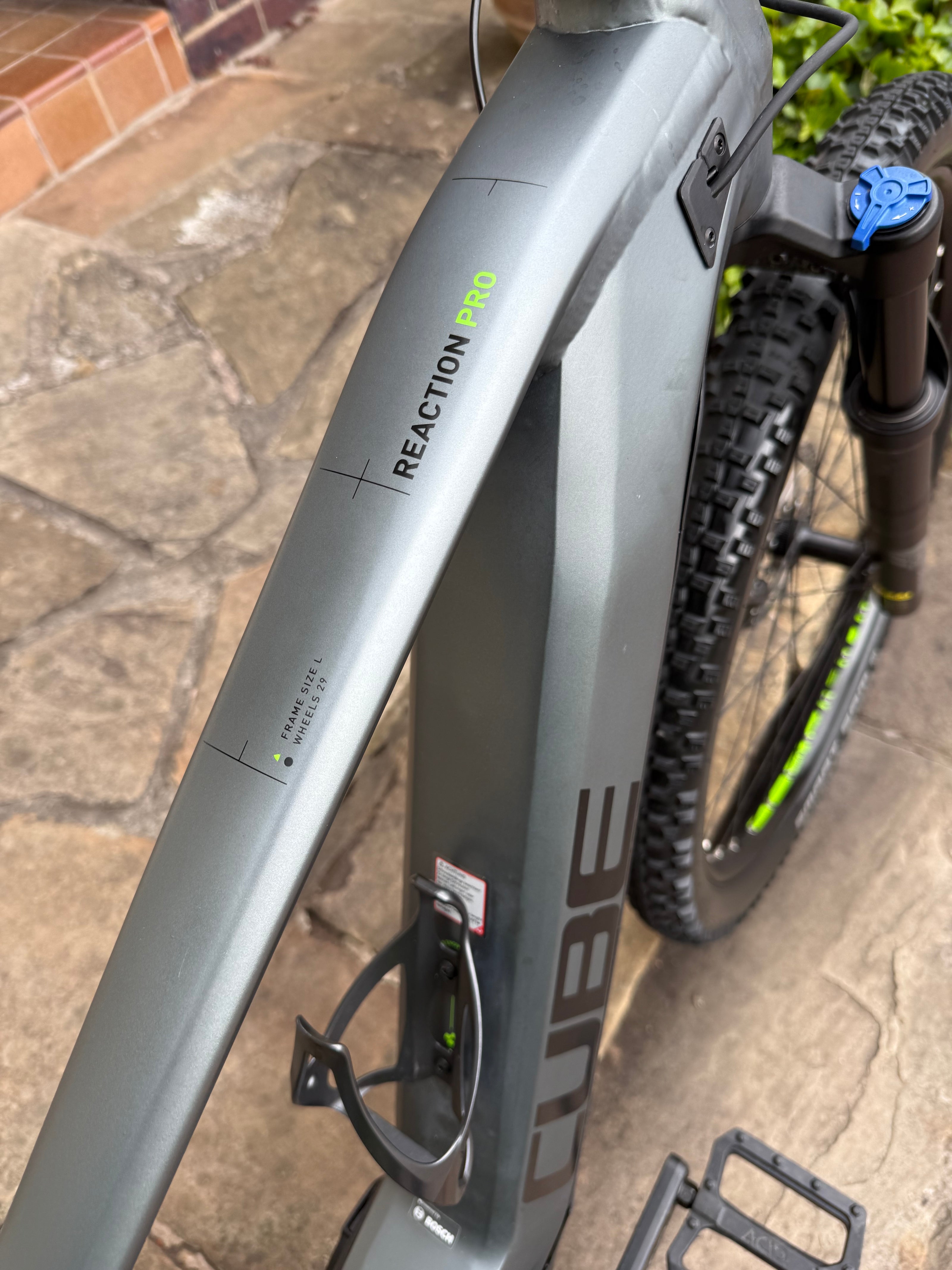 2022 Cube Reaction Pro 625WH Large Electric mountain bike 290 miles