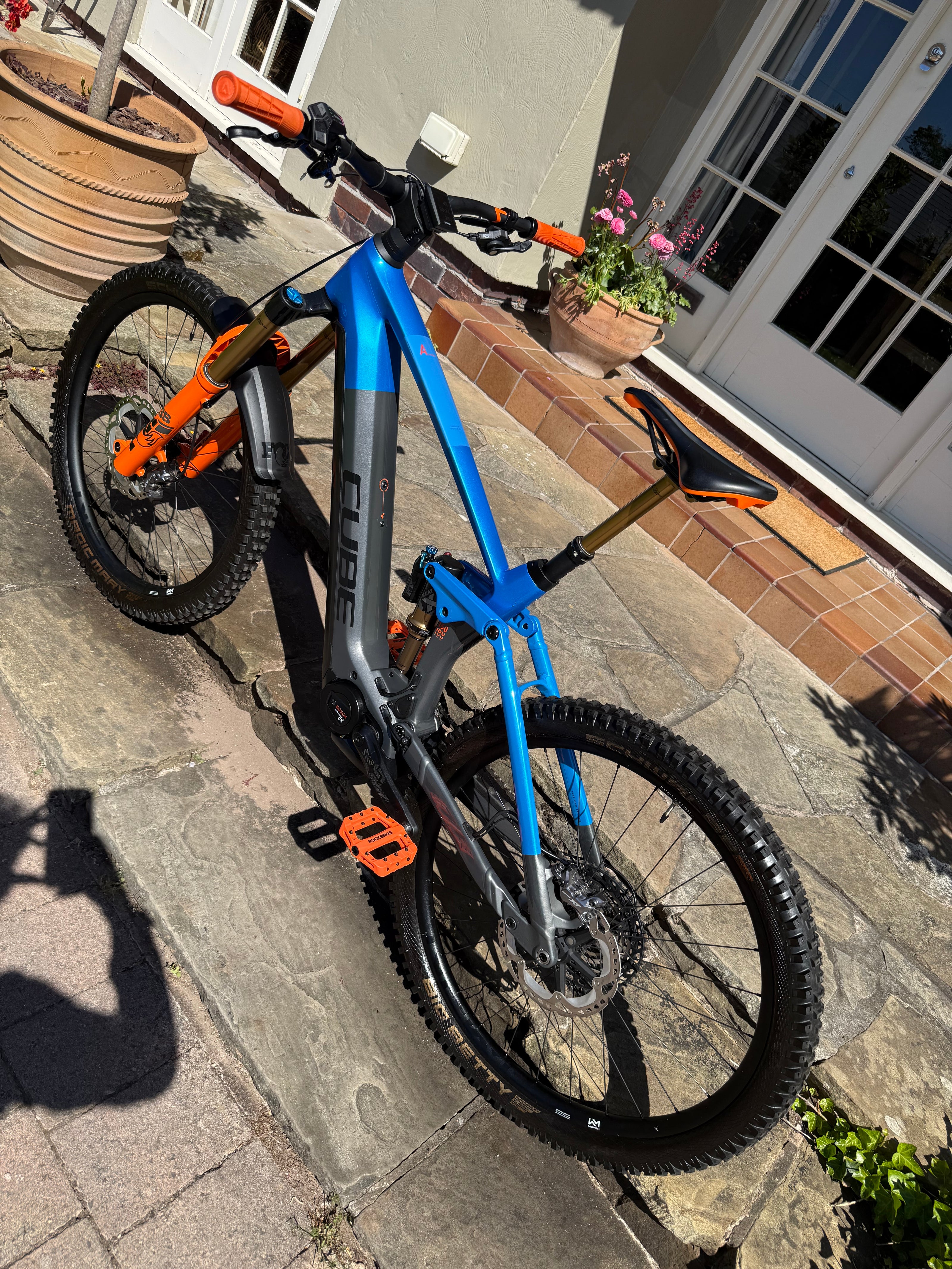 Cube Stereo Hybrid 160 HPC Action Team 750 Medium 280 miles