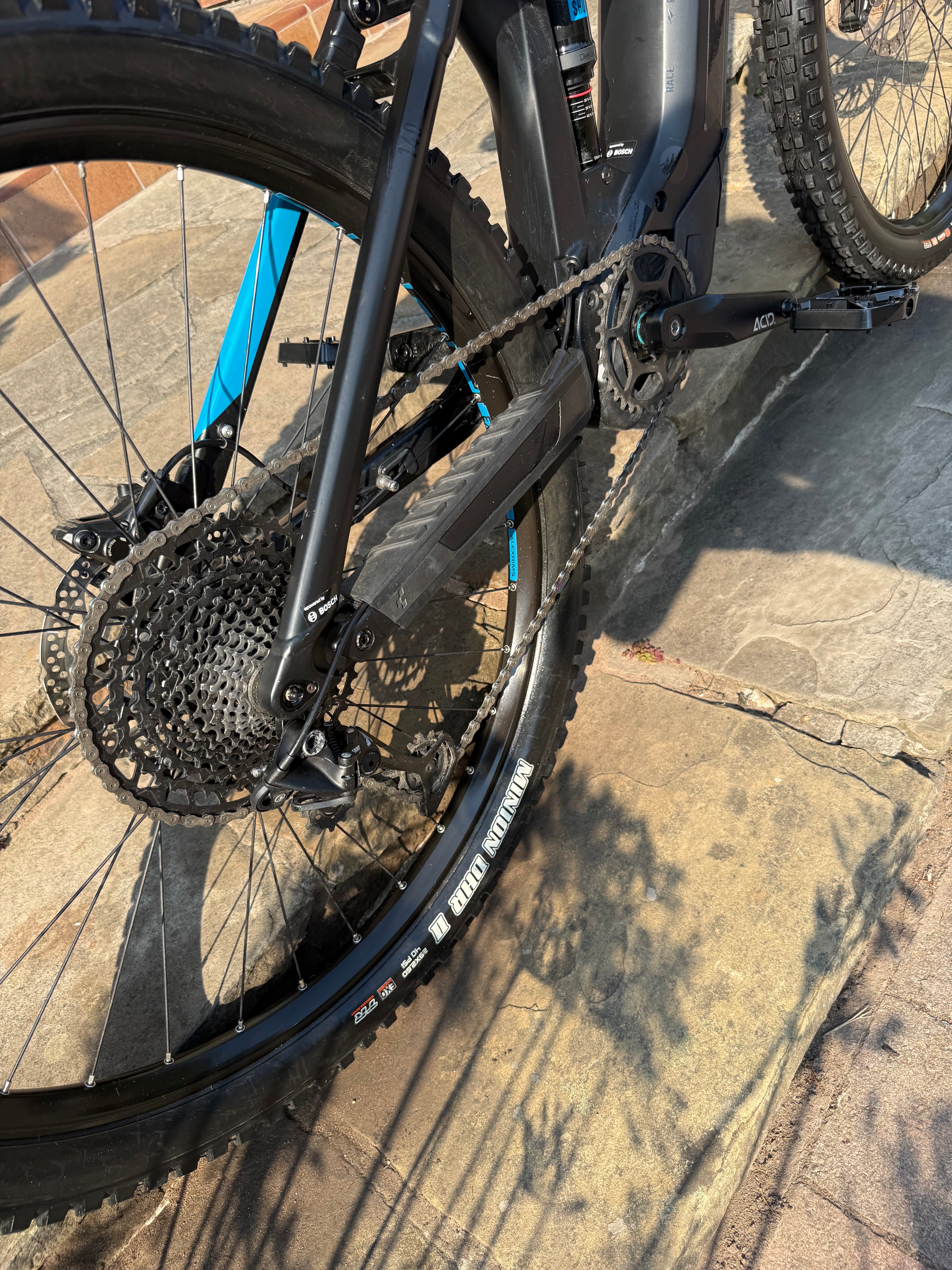 Cube Stereo Hybrid 140 HPC Race 625 Carbon Full Suspension e-MTB – Medium – Excellent Condition
