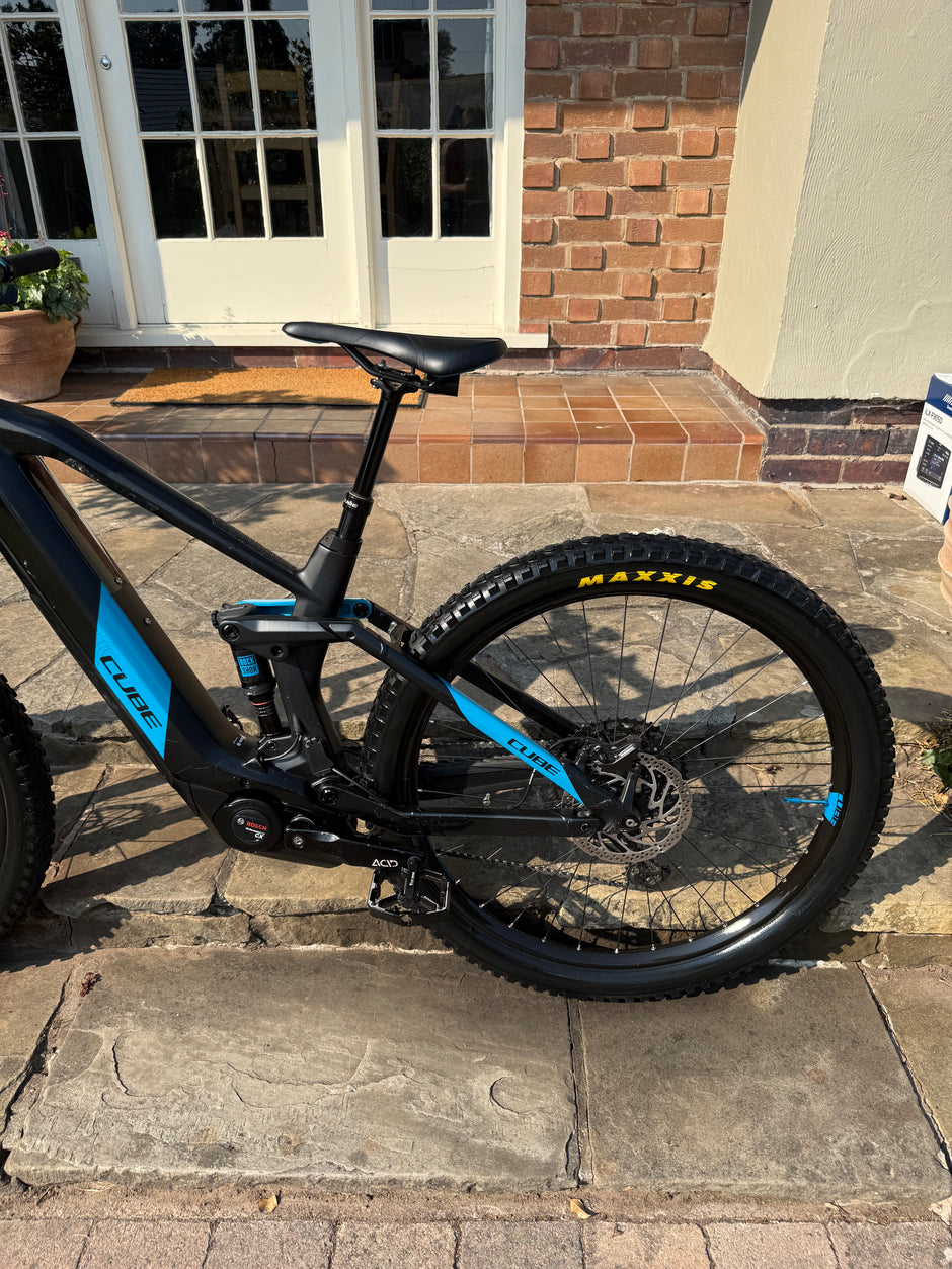 Cube Stereo Hybrid 140 HPC Race 625 Carbon Full Suspension e-MTB – Medium – Excellent Condition