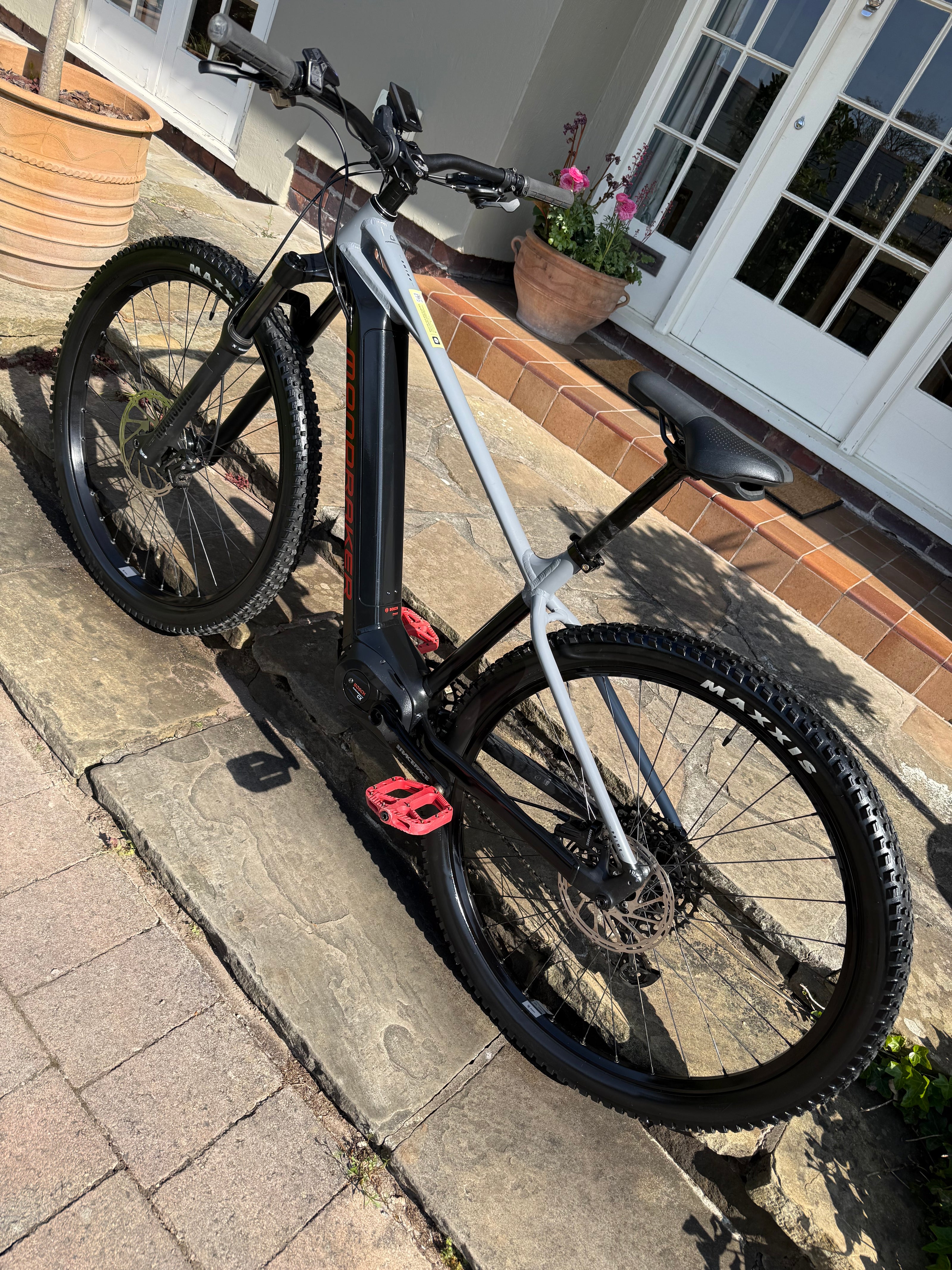 Mondraker Prime 29 Medium Electric Mountain Bike 300 Miles