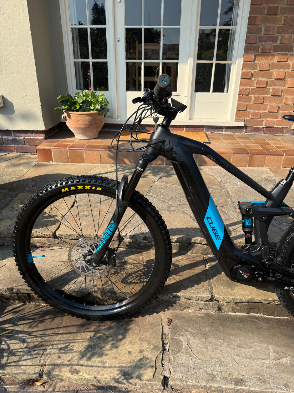 Cube Stereo Hybrid 140 HPC Race 625 Carbon Full Suspension e-MTB – Medium – Excellent Condition