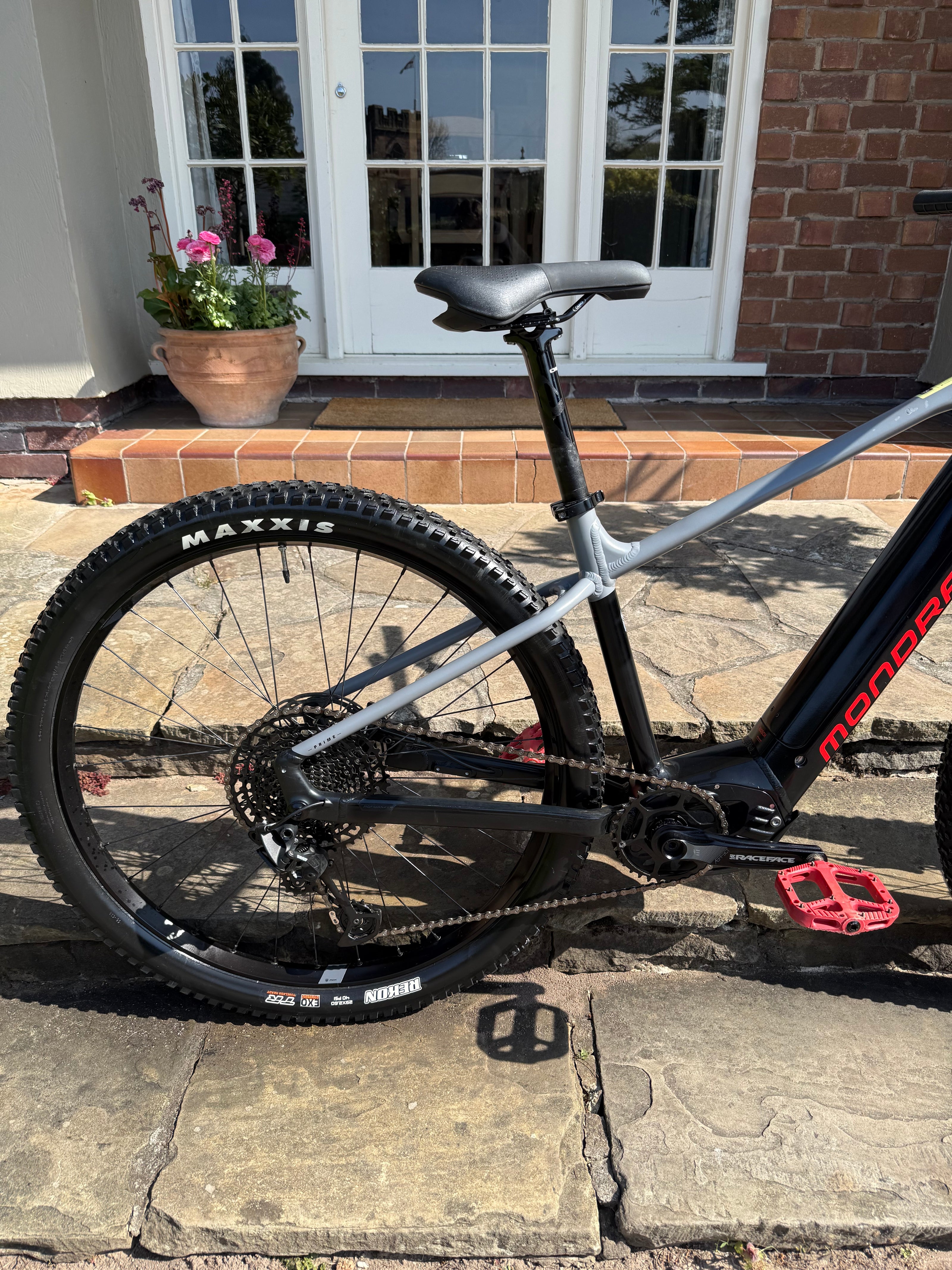 Mondraker Prime 29 Medium Electric Mountain Bike 300 Miles