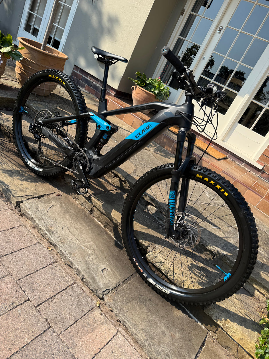 Cube Stereo Hybrid 140 HPC Race 625 Carbon Full Suspension e-MTB – Medium – Excellent Condition