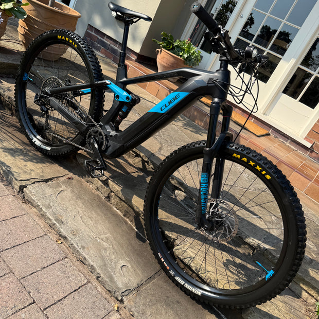 Cube Stereo Hybrid 140 HPC Race 625 Carbon Full Suspension e-MTB – Medium – Excellent Condition