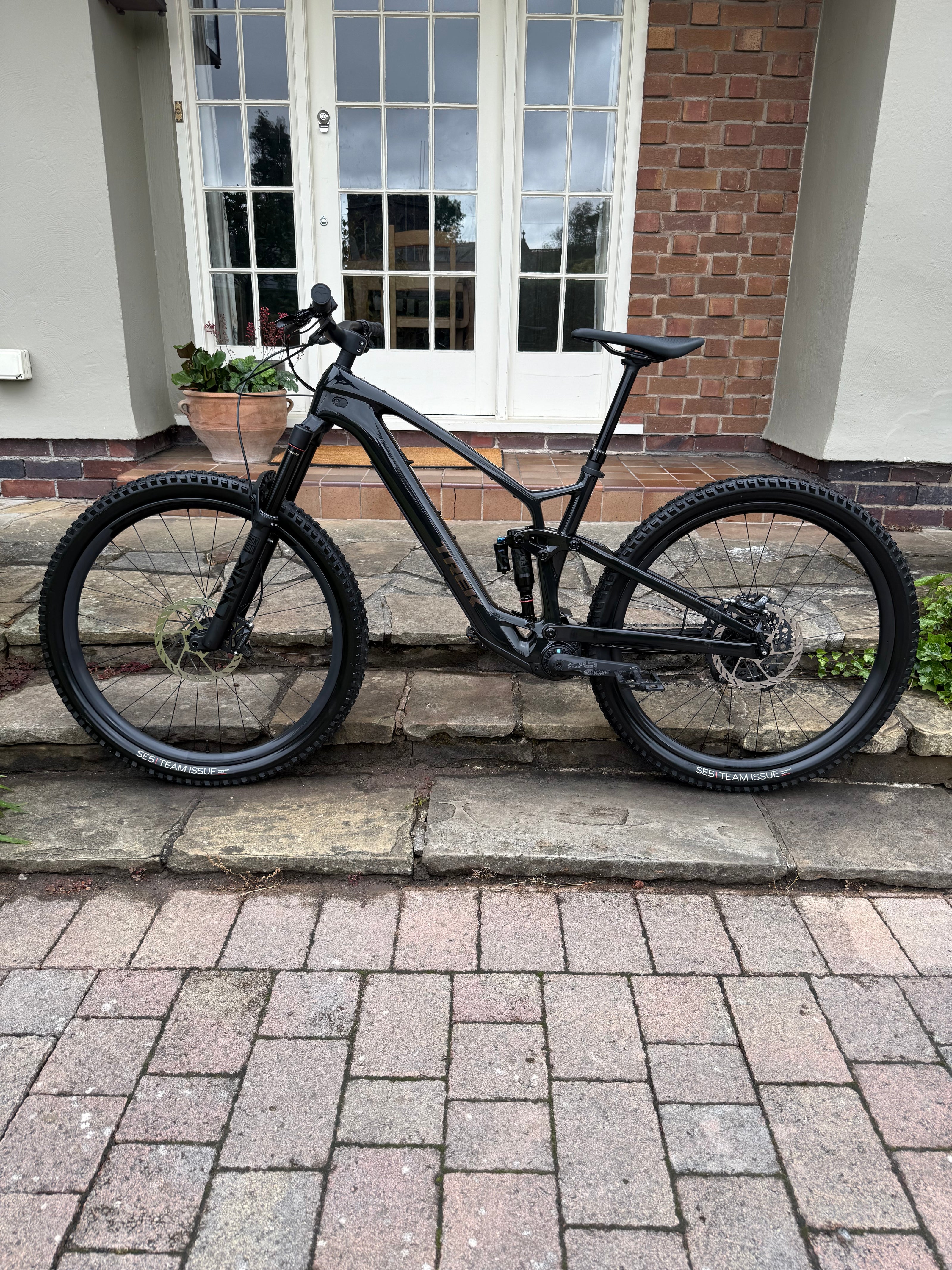 Trek Fuel Exe 9.8 GX AXS 2024 Large Electric Mountain Bike RRP £9,900!