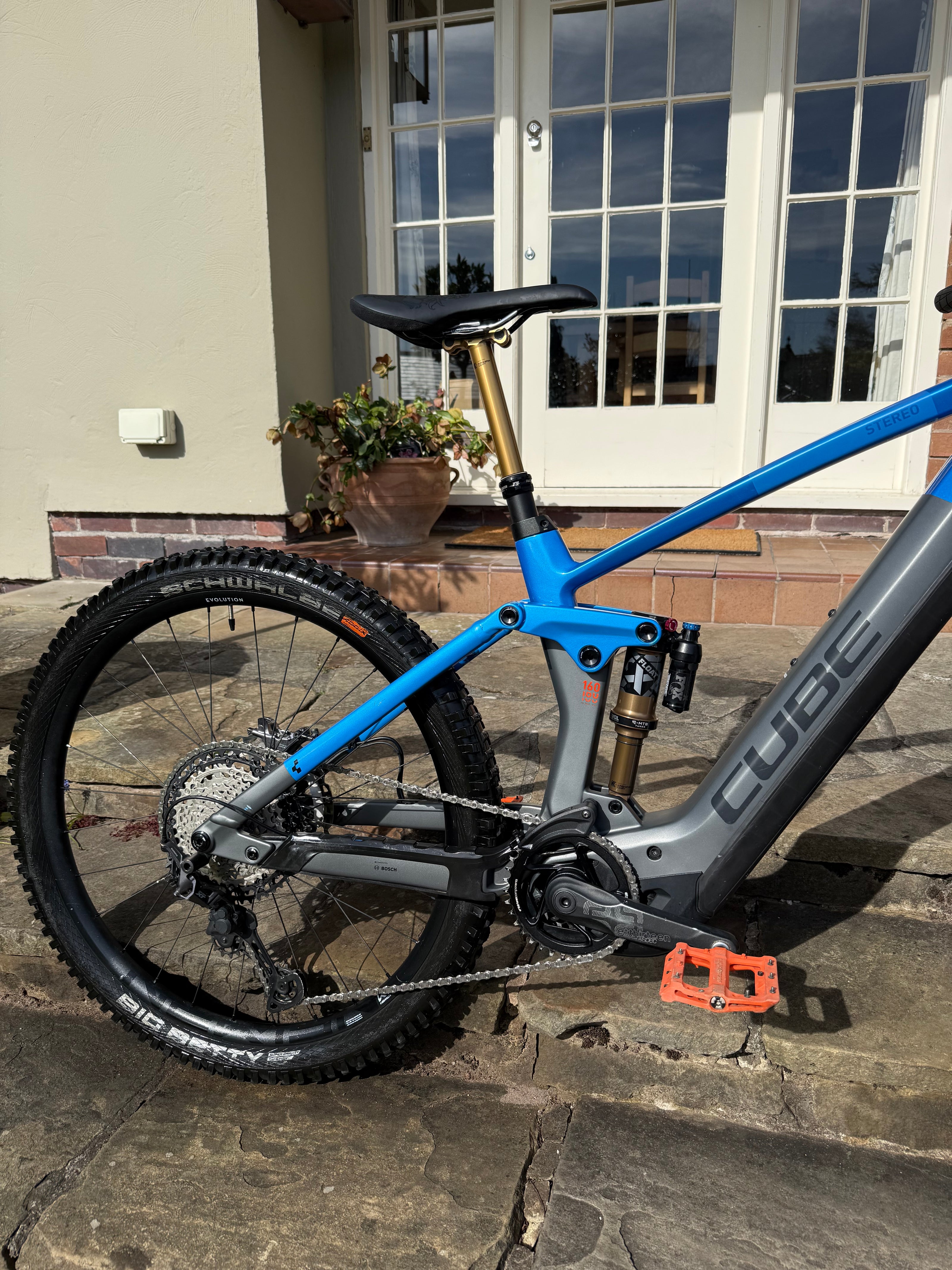 Cube Stereo Hybrid 160 HPC Action Team 750 2023 Medium 500 Miles