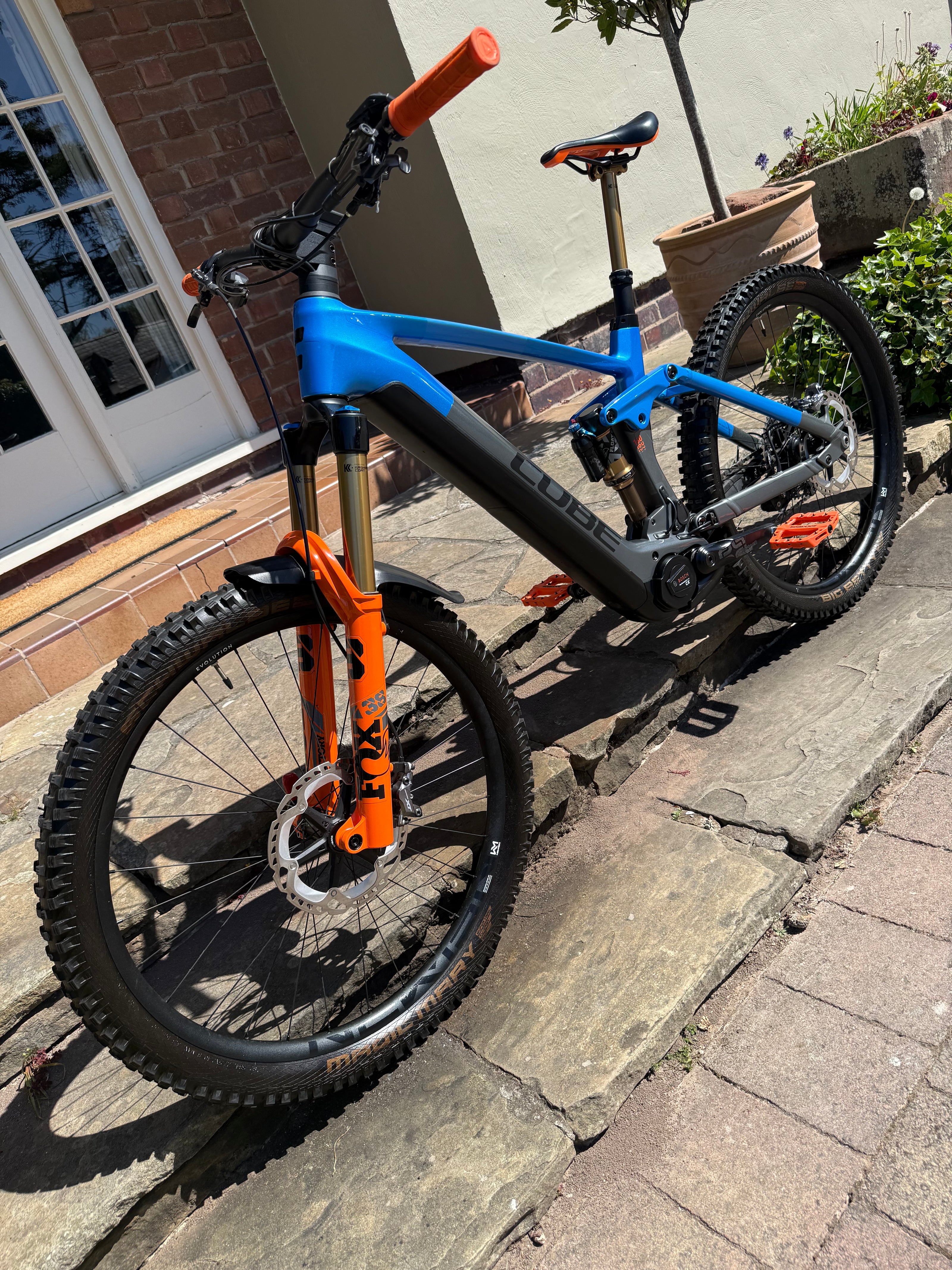 Cube Stereo Hybrid 160 HPC Action Team 750 Medium 280 miles