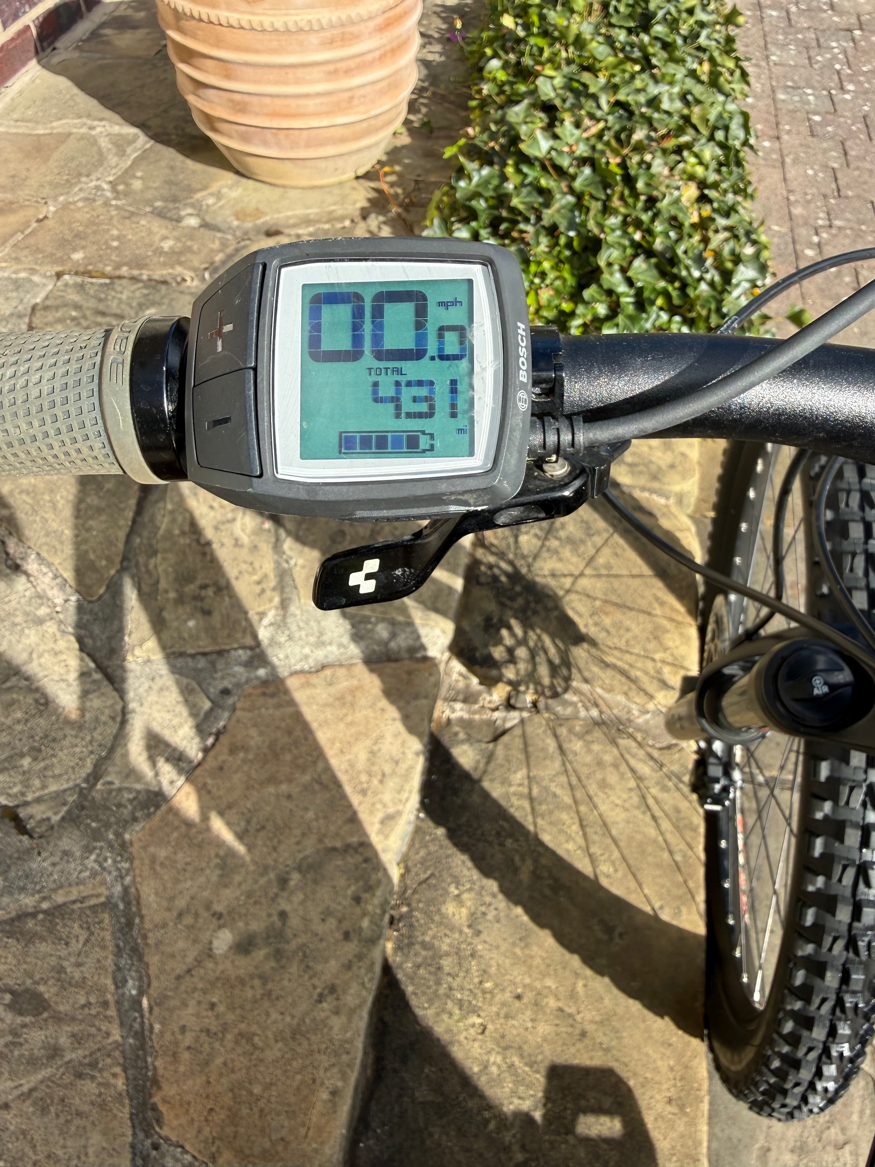 Cube Stereo Hybrid 160 HPC Race 625 Carbon Medium Electric Bike 430 Miles