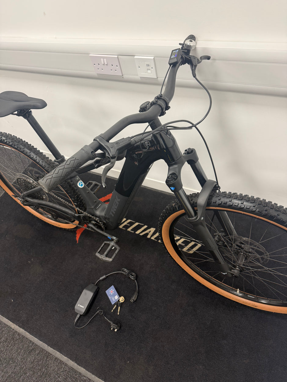 Trek Powerfly 4 2026 Medium 14 miles!