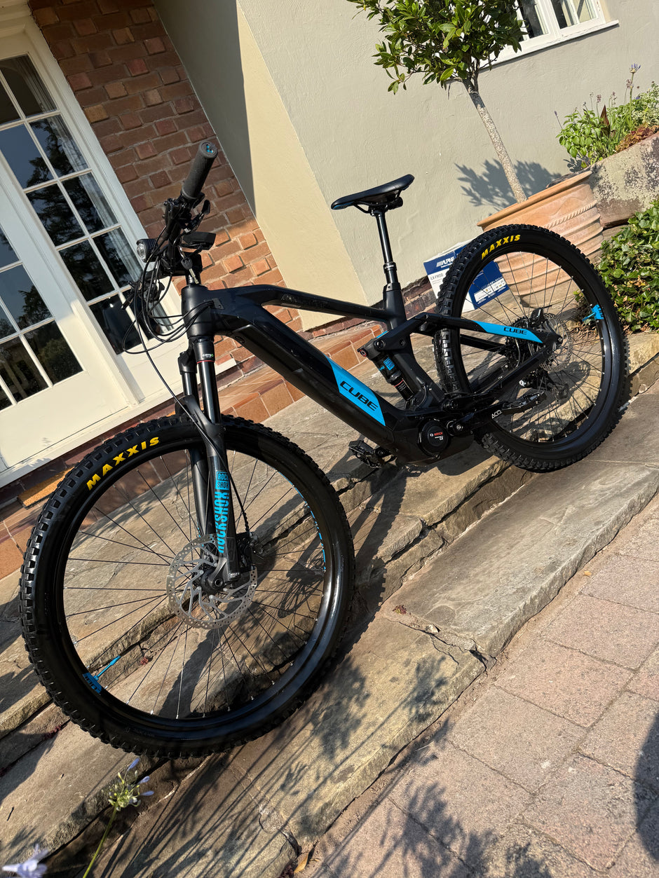 Cube Stereo Hybrid 140 HPC Race 625 Carbon Full Suspension e-MTB – Medium – Excellent Condition