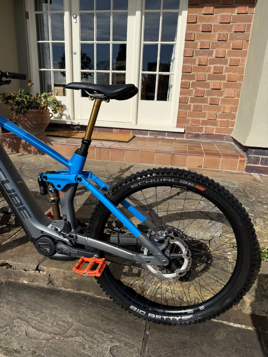 Cube Stereo Hybrid 160 HPC Action Team 750 2023 Medium 500 Miles