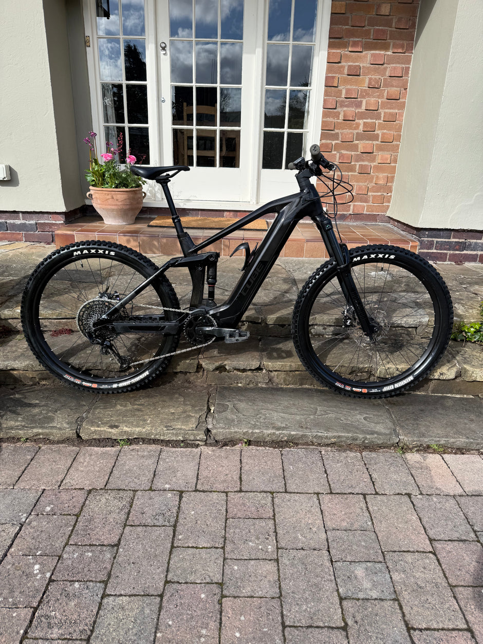 Cube Stereo Hybrid 160 HPC Race 625 Carbon Medium Electric Bike 430 Miles