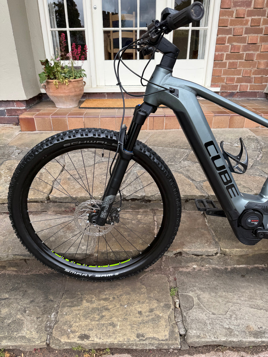 2022 Cube Reaction Pro 625WH Large Electric mountain bike 290 miles