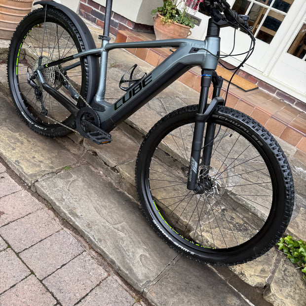 2022 Cube Reaction Pro 625WH Large Electric mountain bike 290 miles