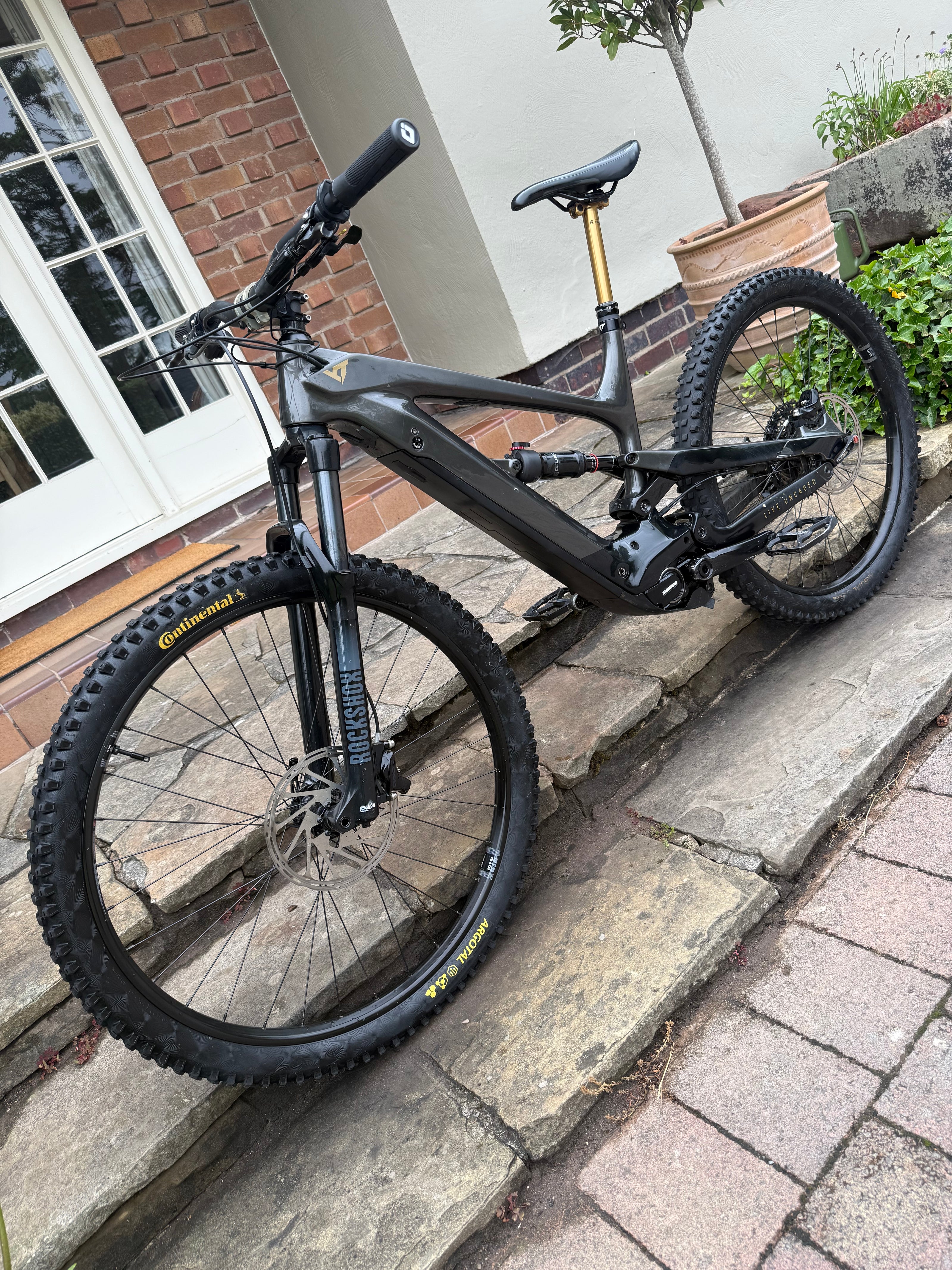 YT Decoy Elite Medium Electric mountain bike 400 miles