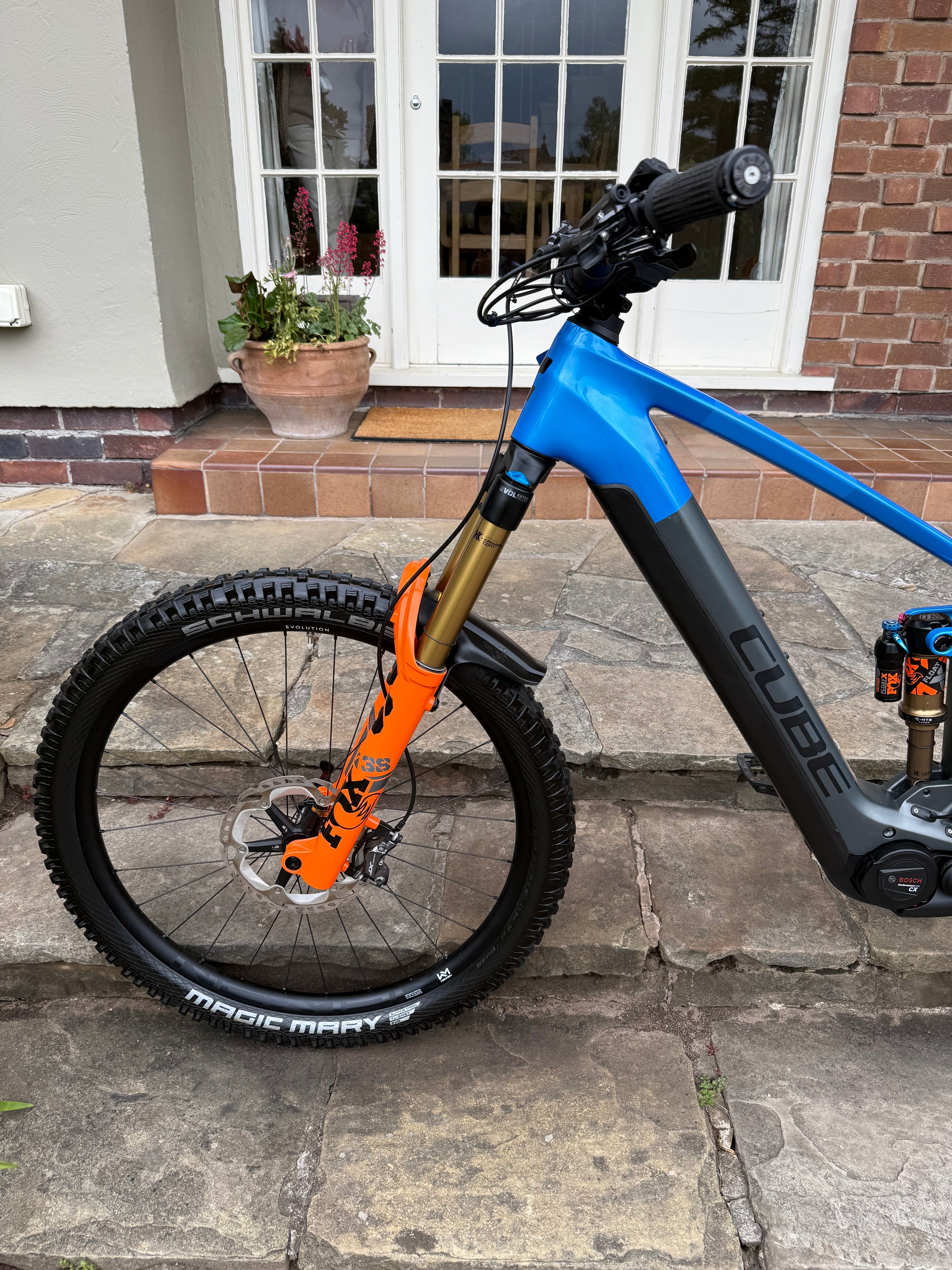 Cube Stereo 160 Action Team 2023 Large 470 miles