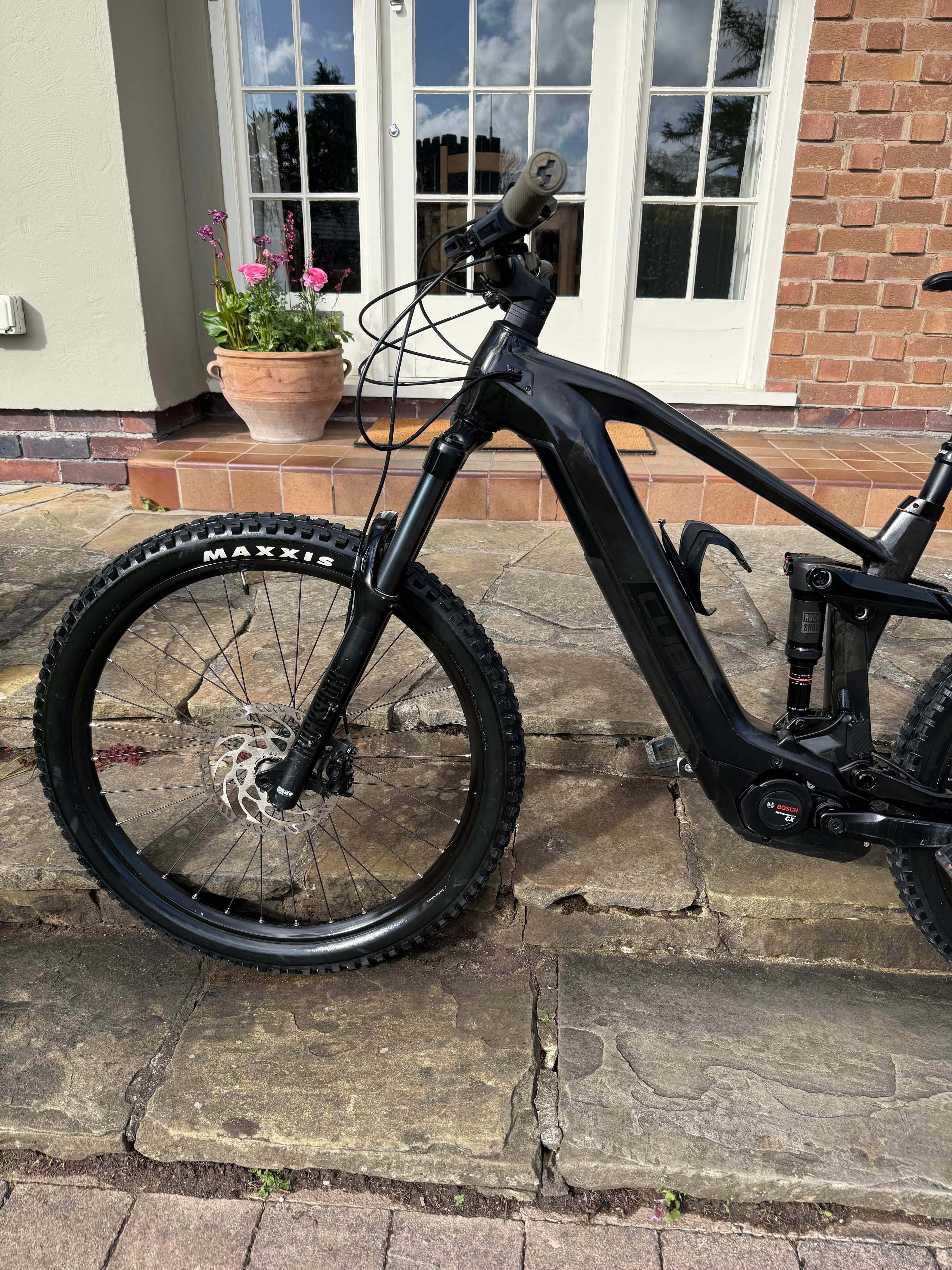 Cube Stereo Hybrid 160 HPC Race 625 Carbon Medium Electric Bike 430 Miles