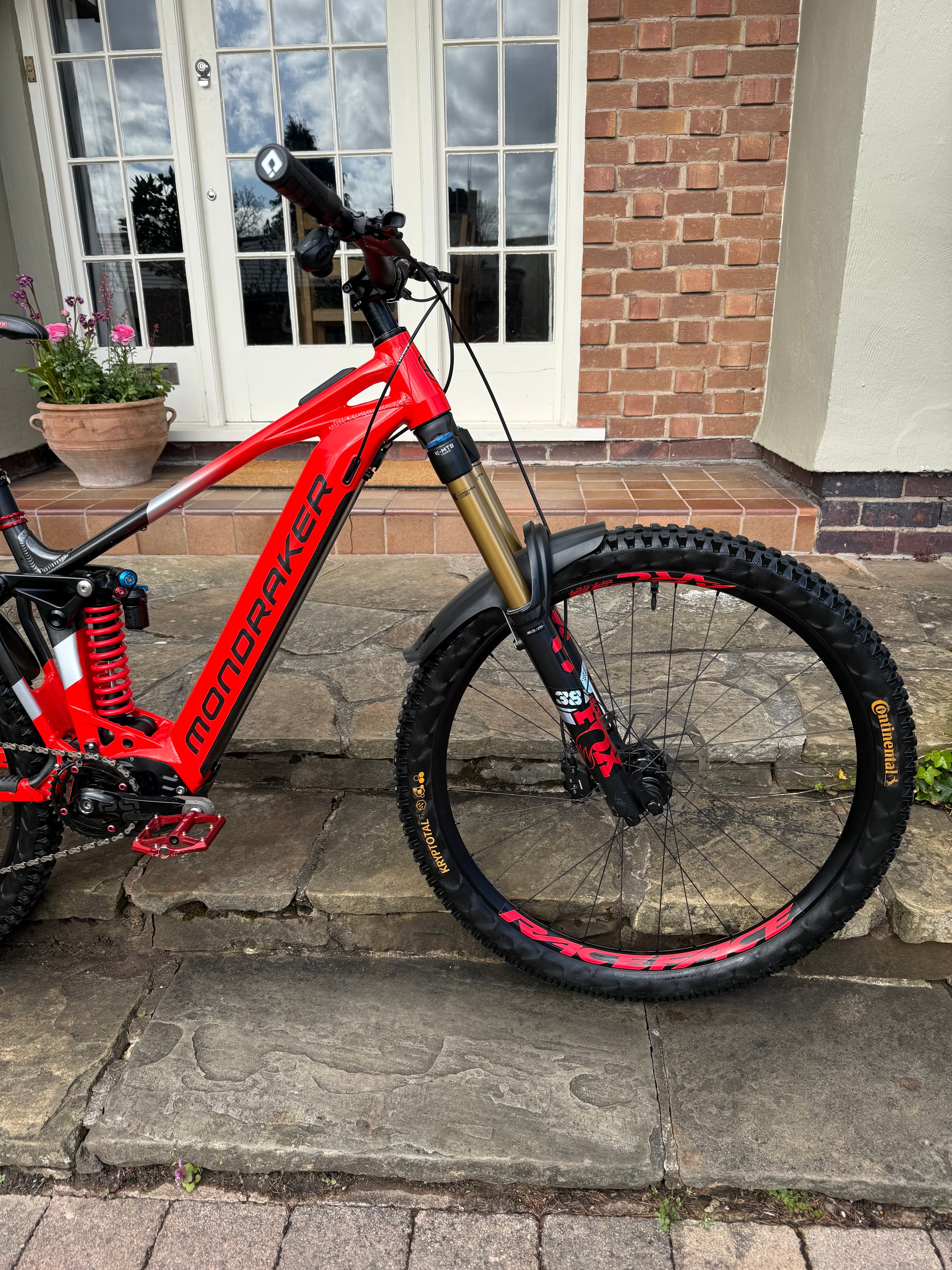 Mondraker Level RR 750wh 2024 AXS Medium 180 Miles