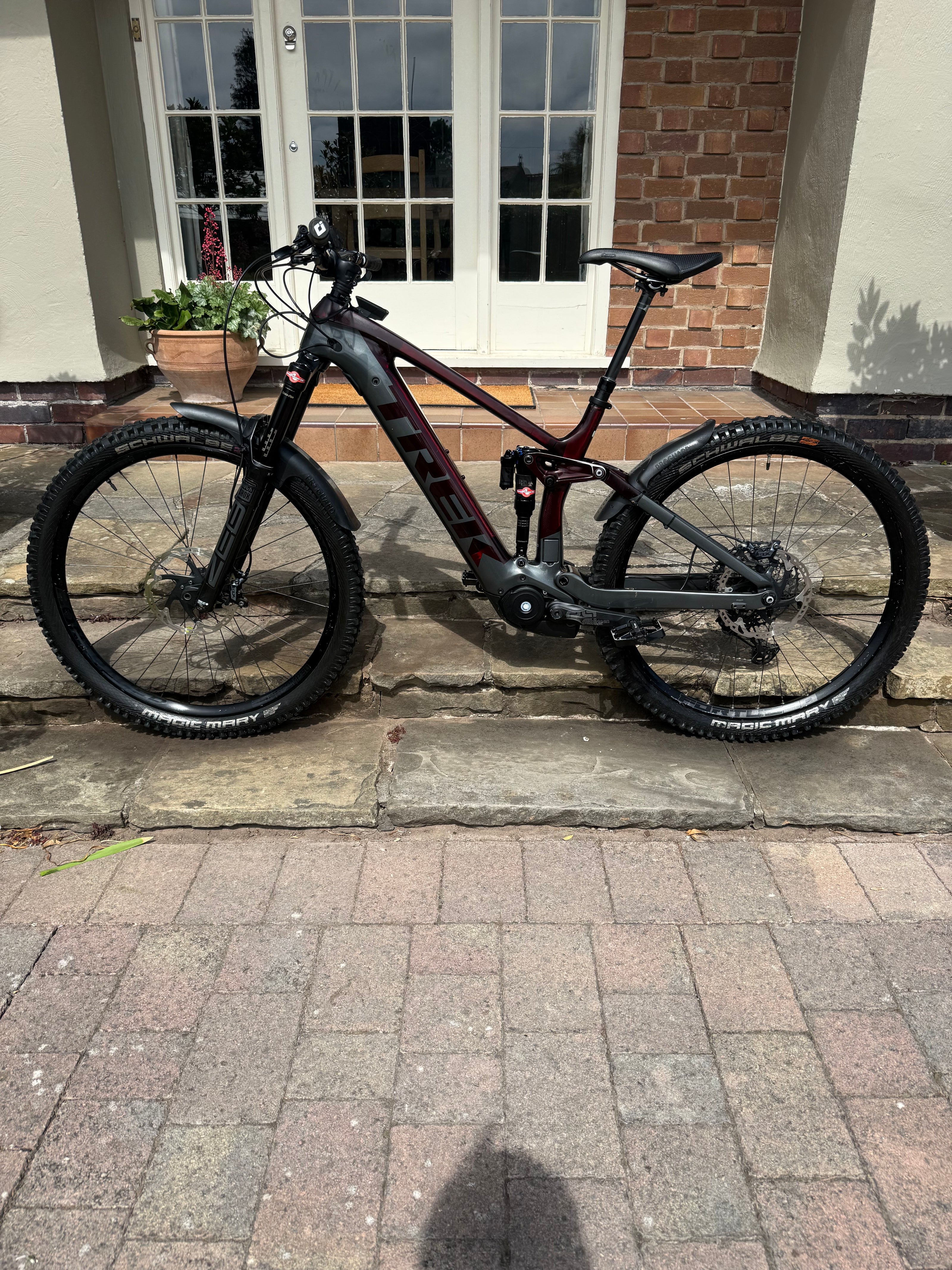 2021 Trek Rail 9.8 Carbon Large 410 miles