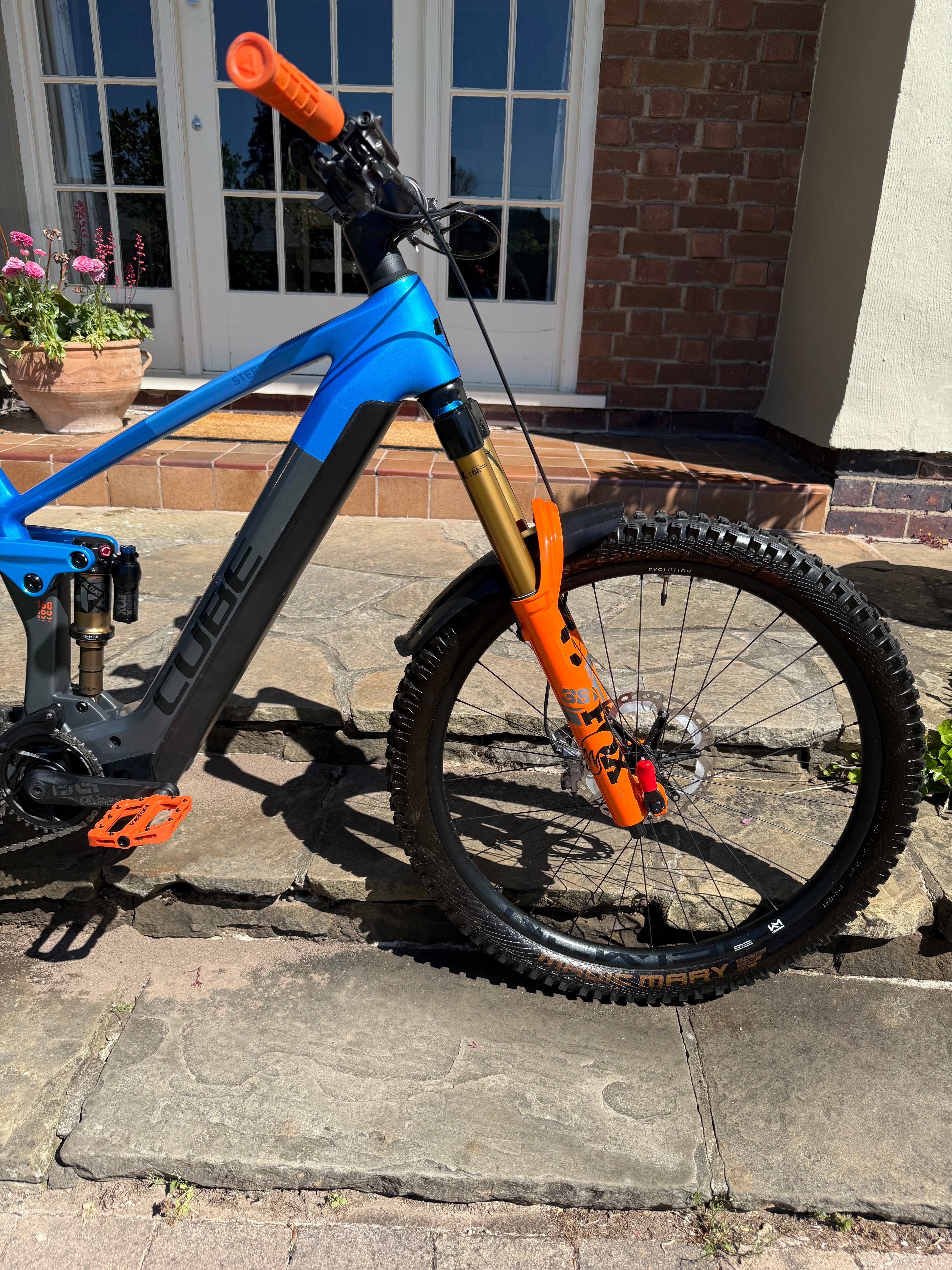 Cube Stereo Hybrid 160 HPC Action Team 750 Medium 280 miles