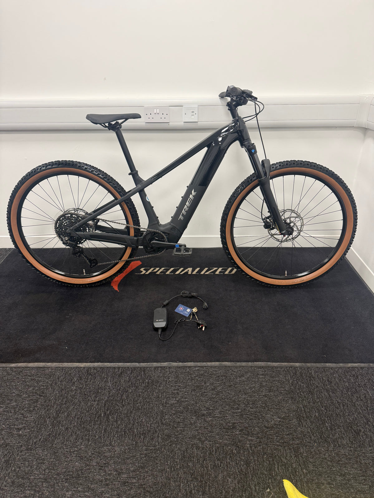 Trek Powerfly 4 2026 Medium 14 miles!