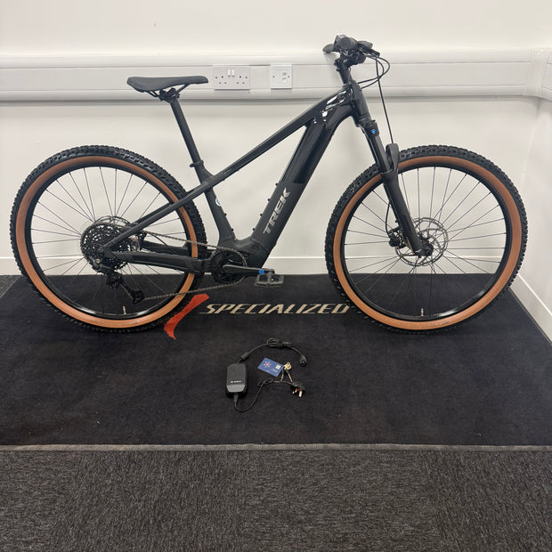Trek Powerfly 4 2026 Medium 14 miles!