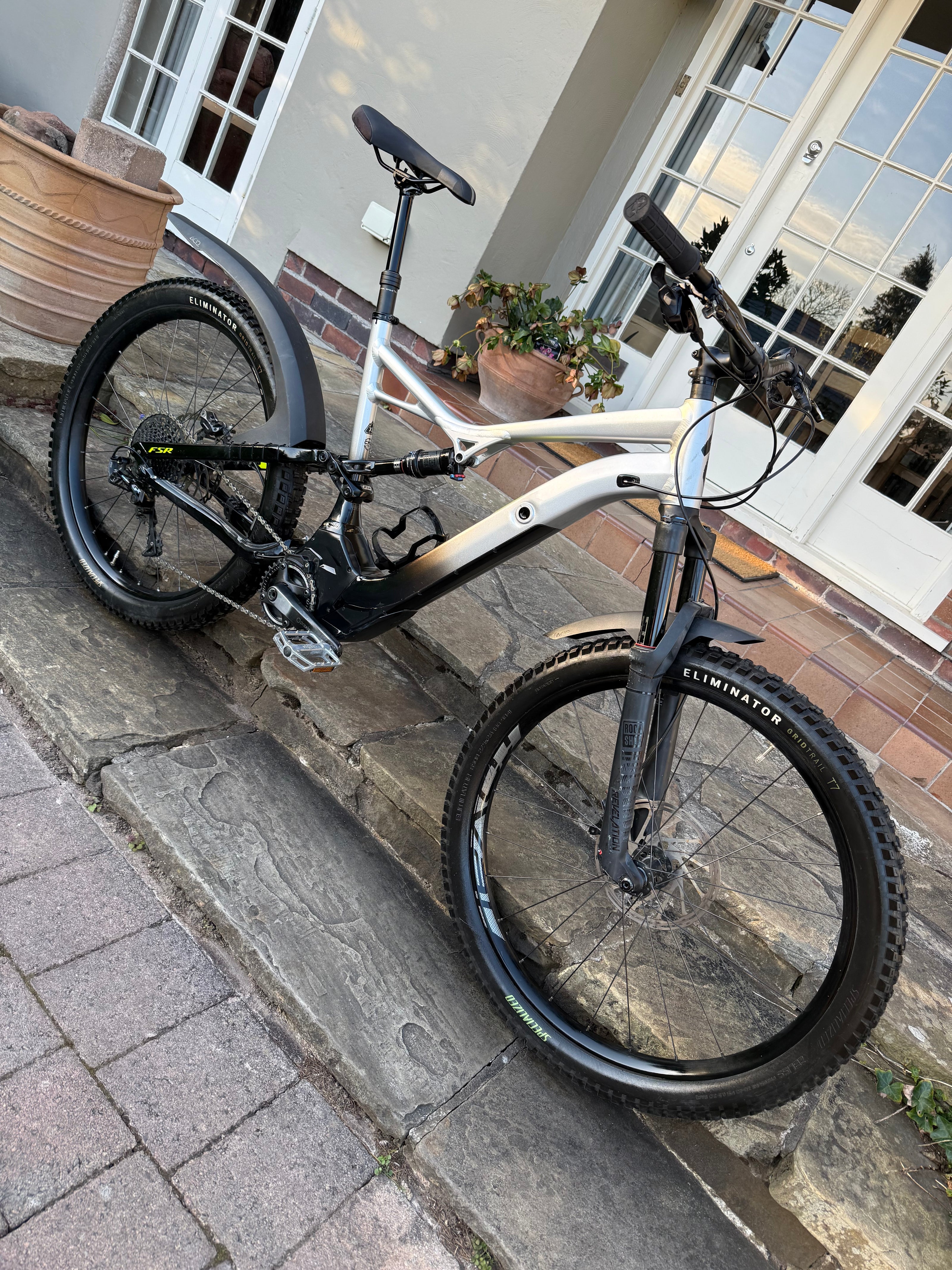 Specialized Turbo Levo FSR Comp Electric Bike XL 330 miles