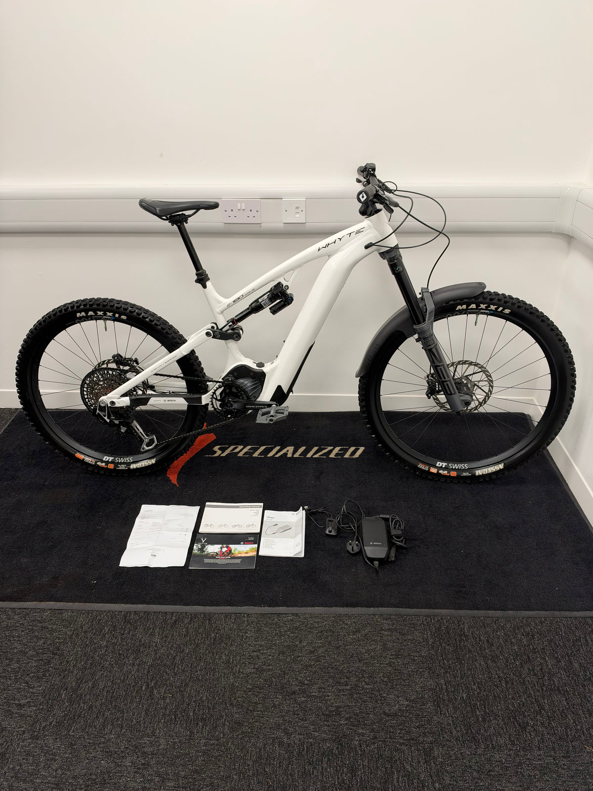 Whyte E-180 Works 2023 Large 200 miles