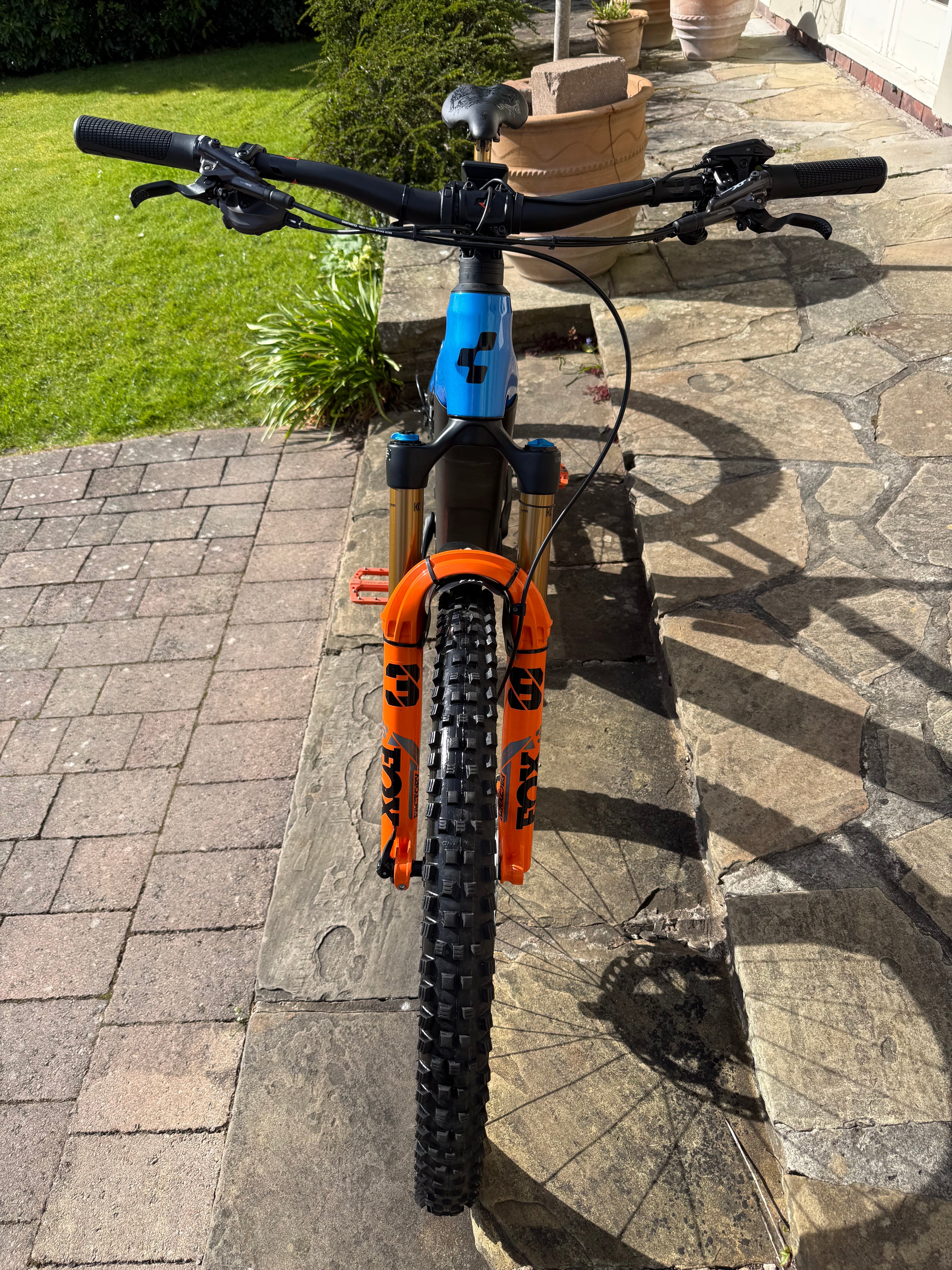 Cube Stereo Hybrid 160 HPC Action Team 750 2023 Medium 500 Miles