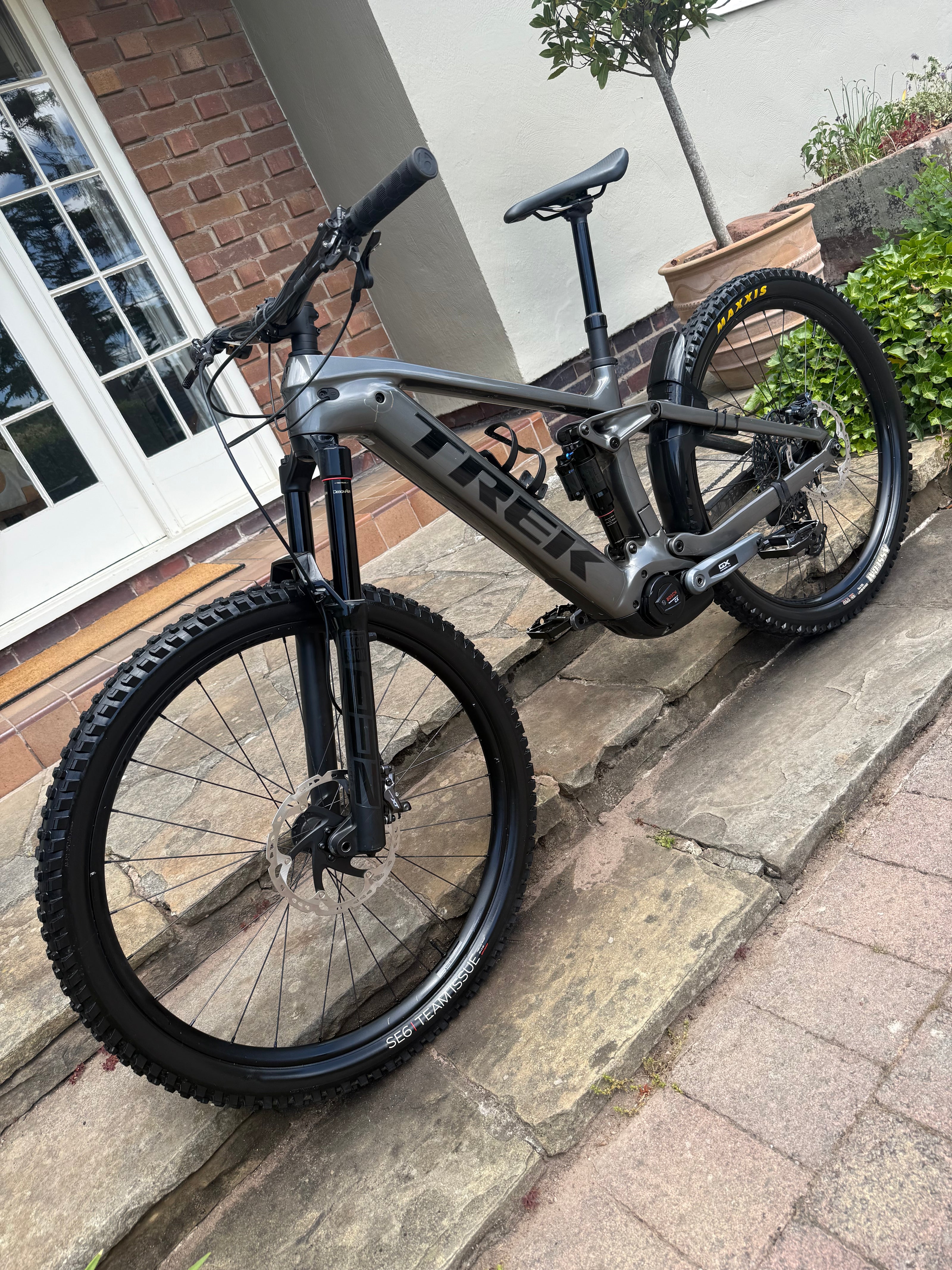 Trek Rail 9.8 AXS 750wh Smart system Medium electric mountain bike