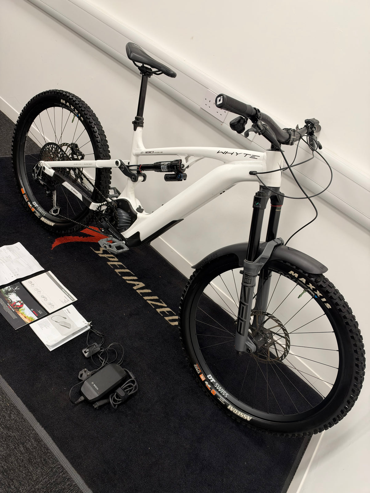 Whyte E-180 Works 2023 Large 200 miles