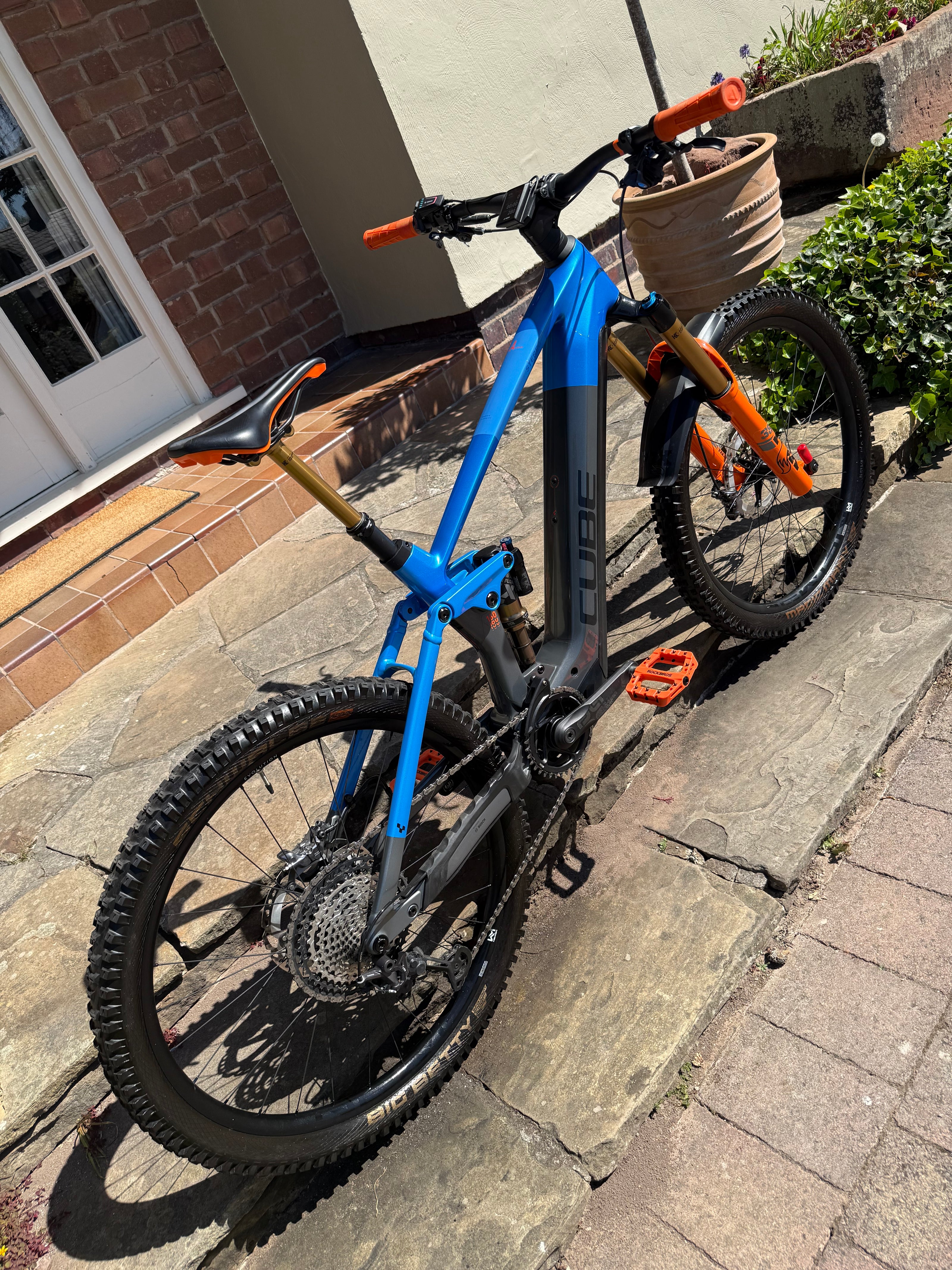 Cube Stereo Hybrid 160 HPC Action Team 750 Medium 280 miles