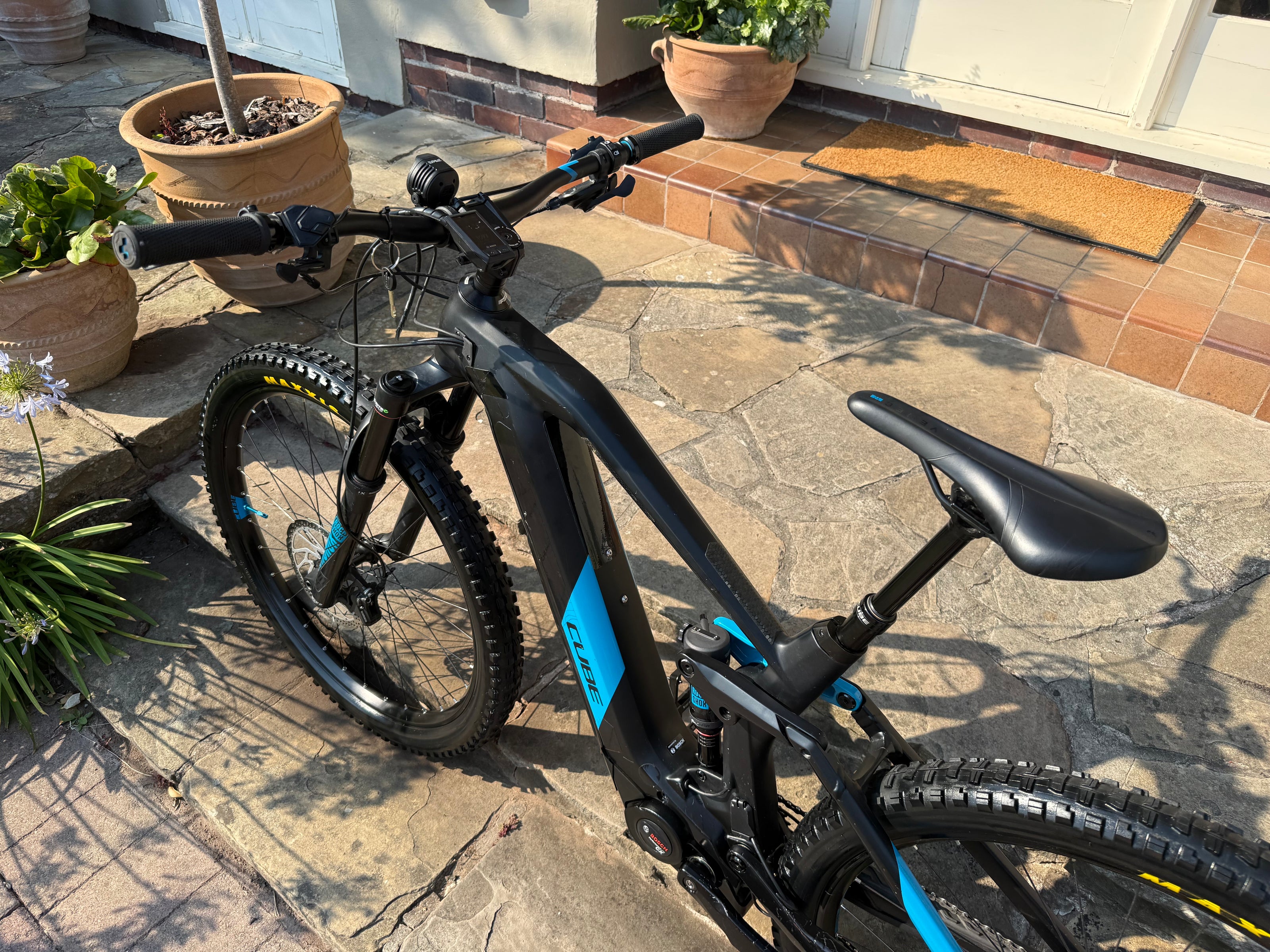 Cube Stereo Hybrid 140 HPC Race 625 Carbon Full Suspension e-MTB – Medium – Excellent Condition