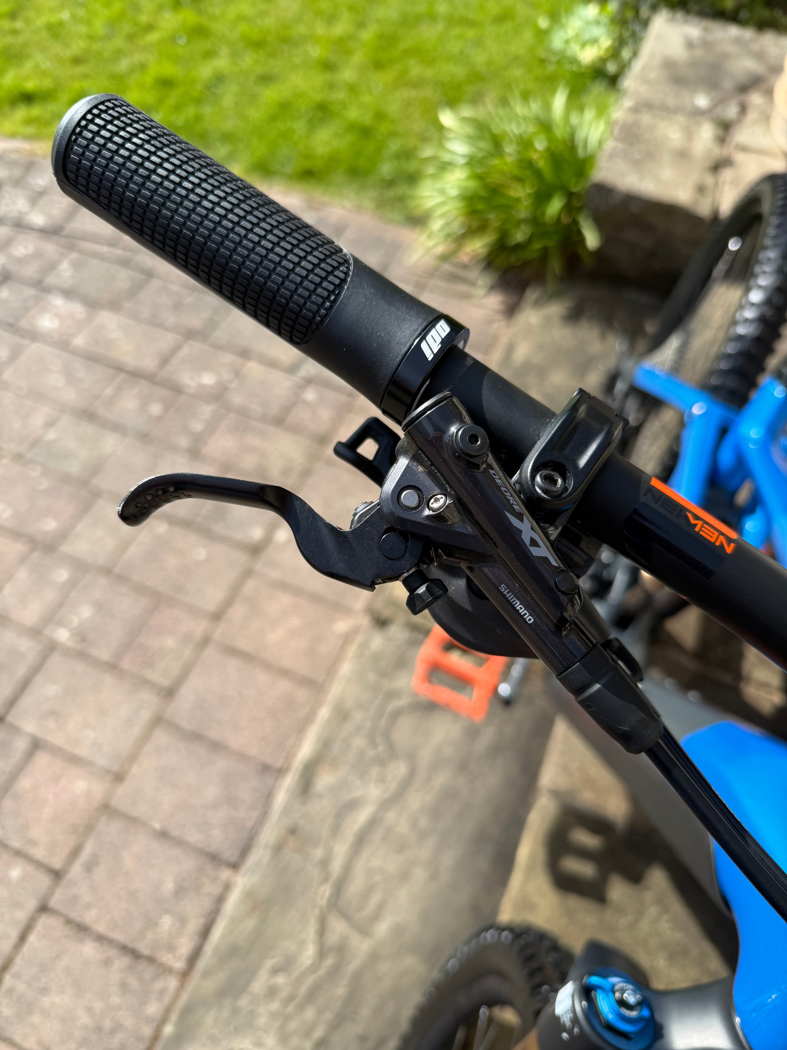 Cube Stereo Hybrid 160 HPC Action Team 750 2023 Medium 500 Miles
