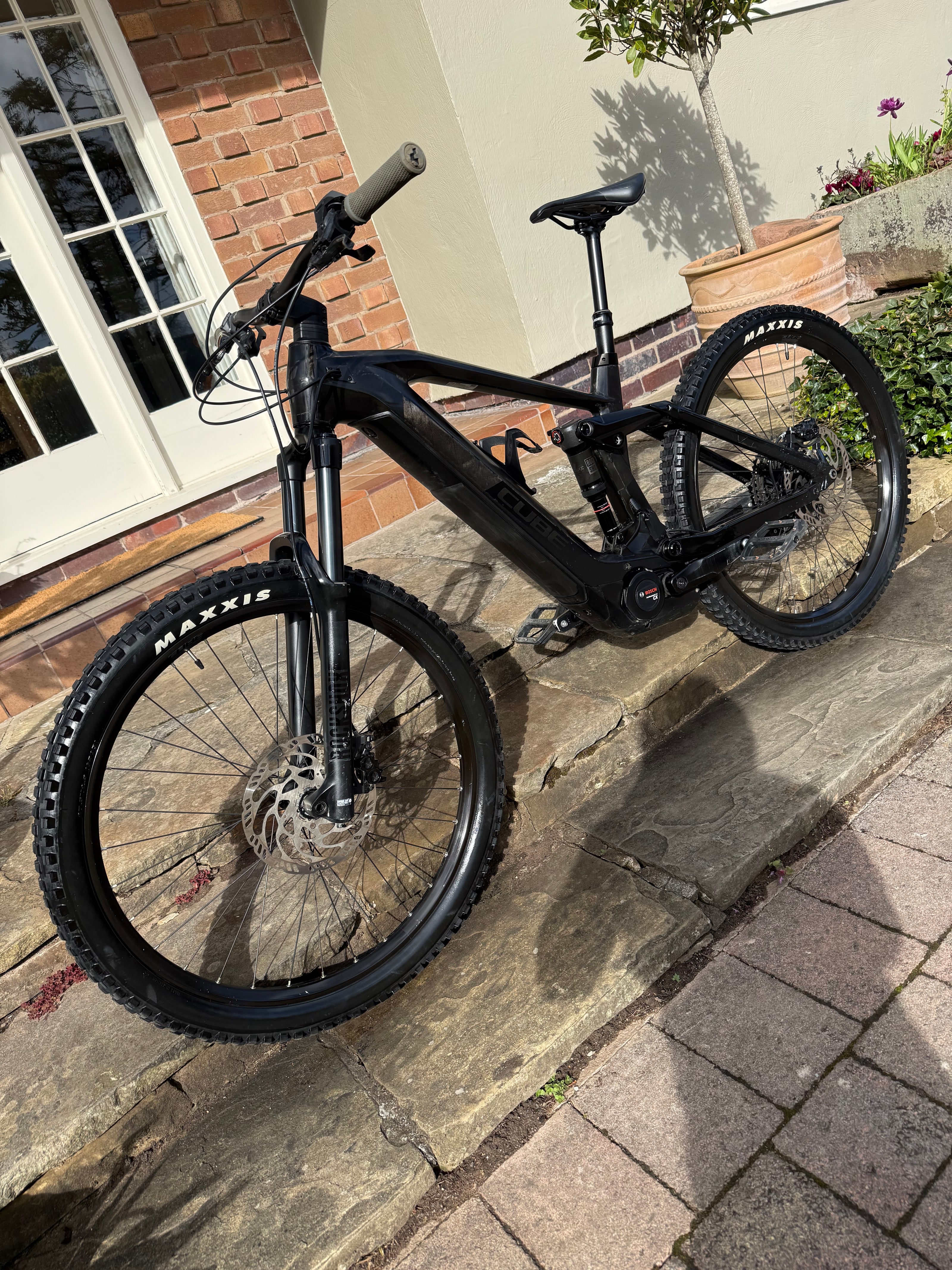 Cube Stereo Hybrid 160 HPC Race 625 Carbon Medium Electric Bike 430 Miles
