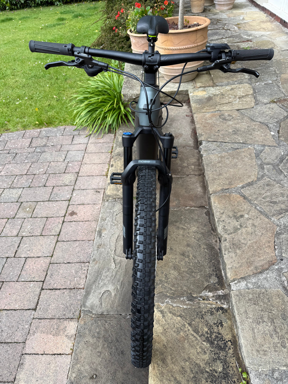 2022 Cube Reaction Pro 625WH Large Electric mountain bike 290 miles