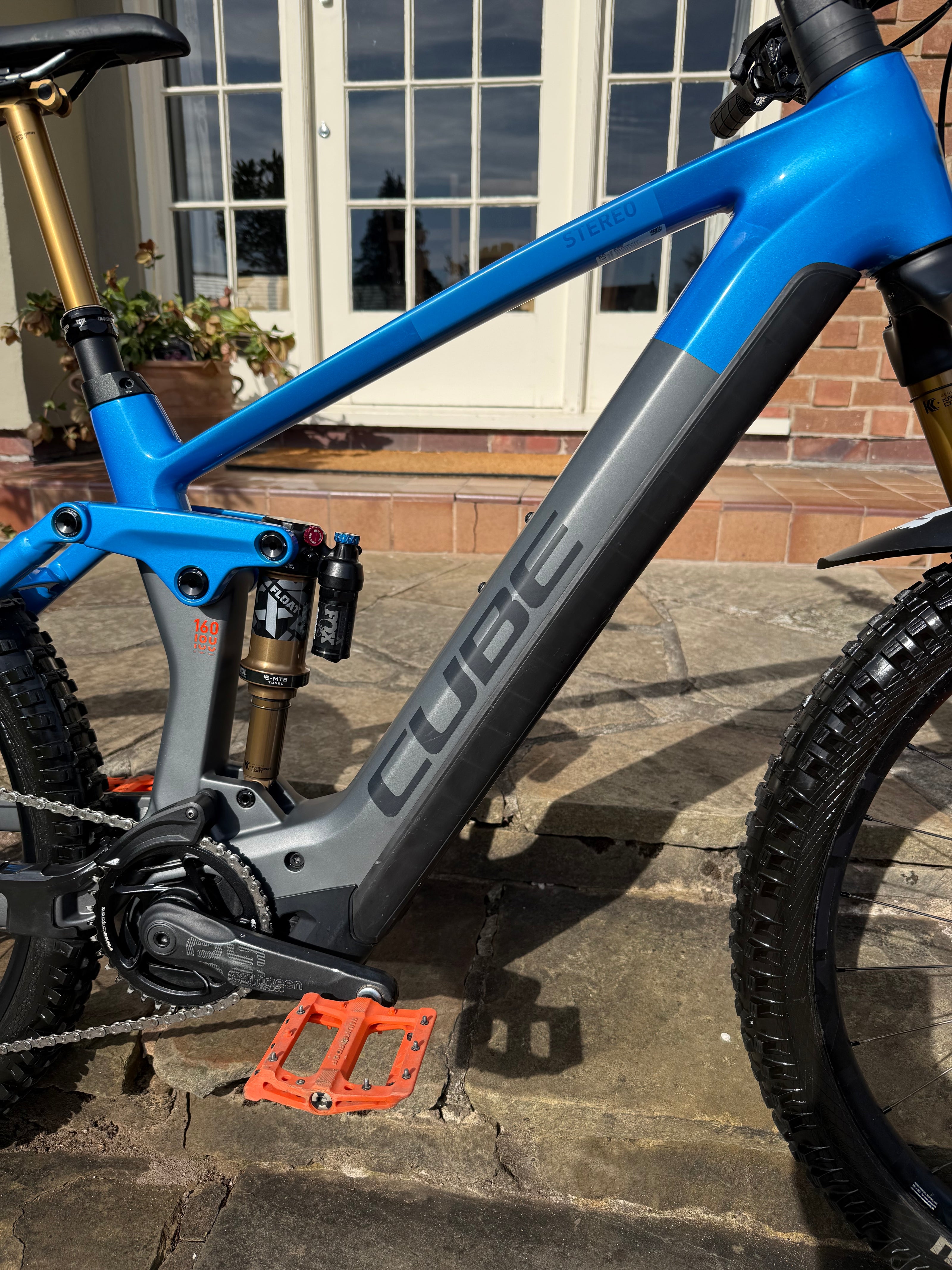 Cube Stereo Hybrid 160 HPC Action Team 750 2023 Medium 500 Miles