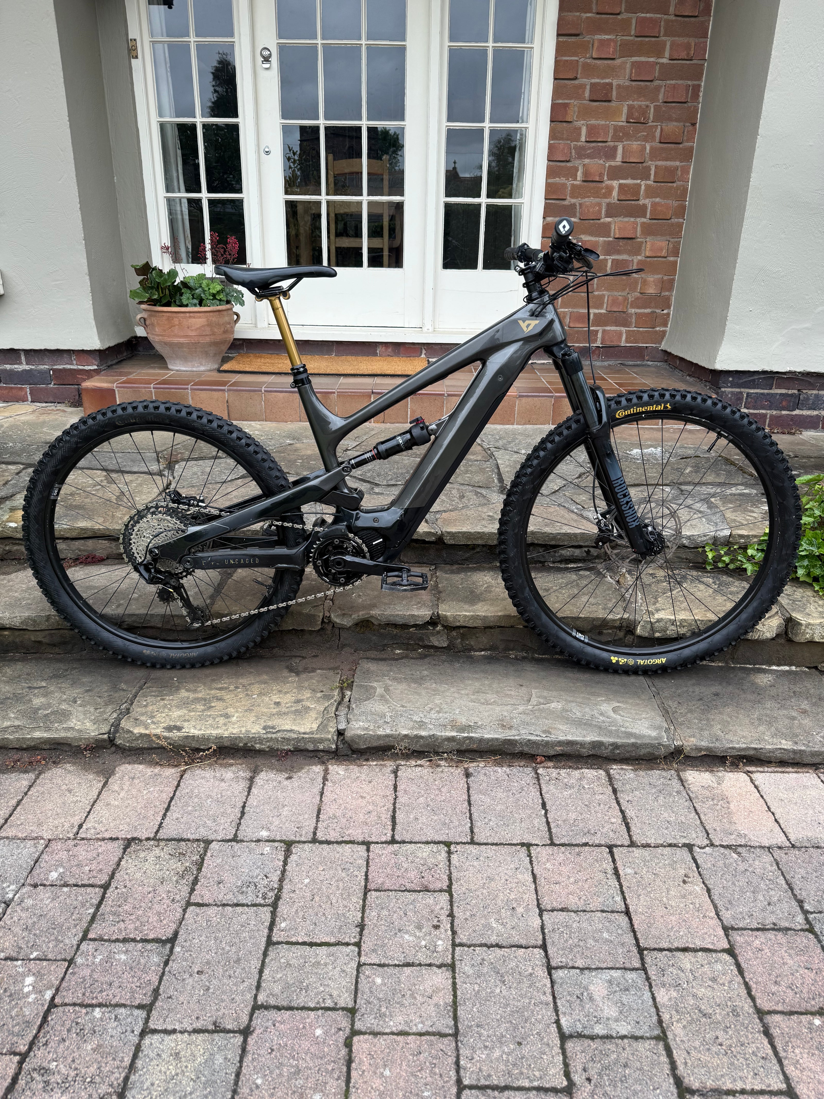 YT Decoy Elite Medium Electric mountain bike 400 miles