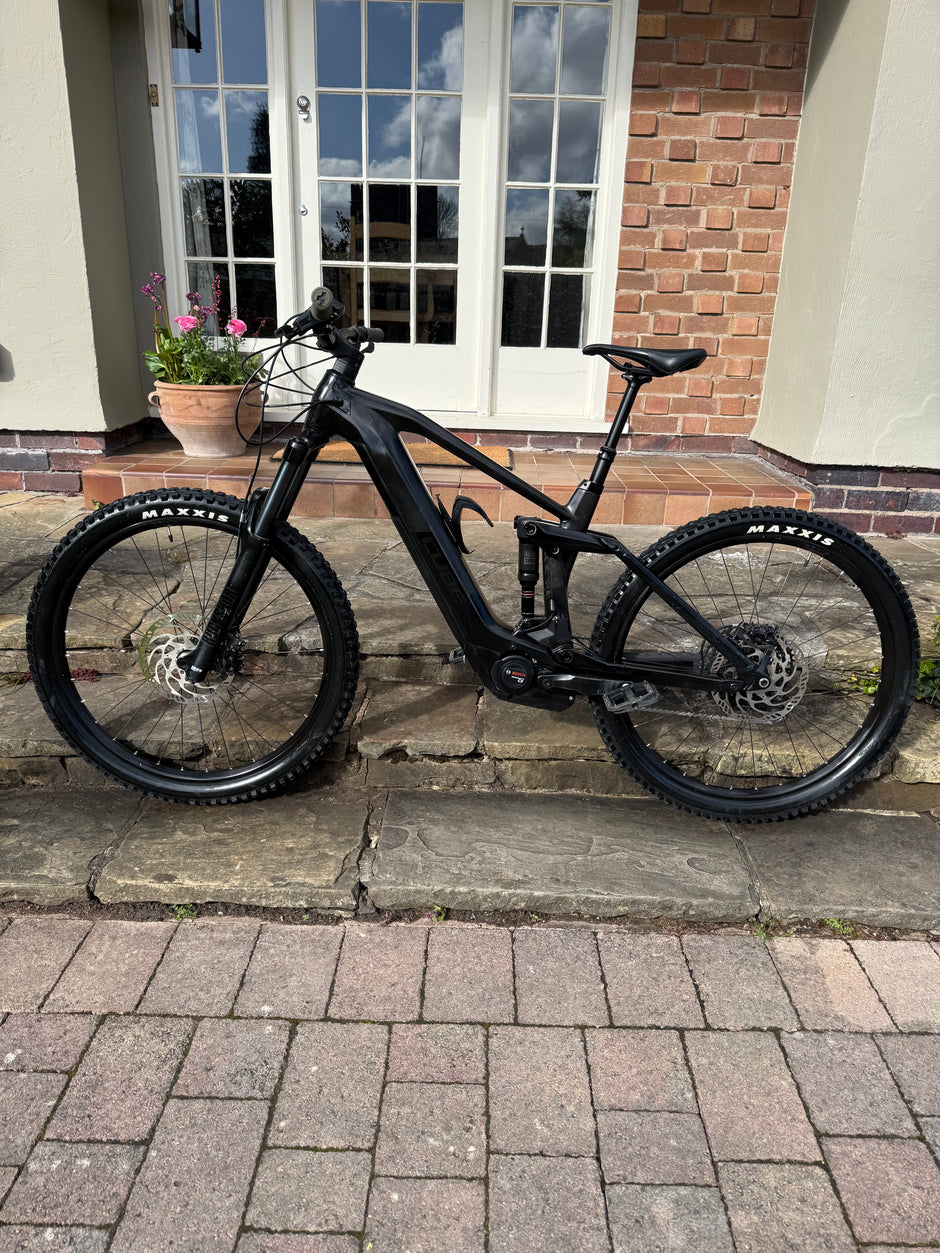 Cube Stereo Hybrid 160 HPC Race 625 Carbon Medium Electric Bike 430 Miles