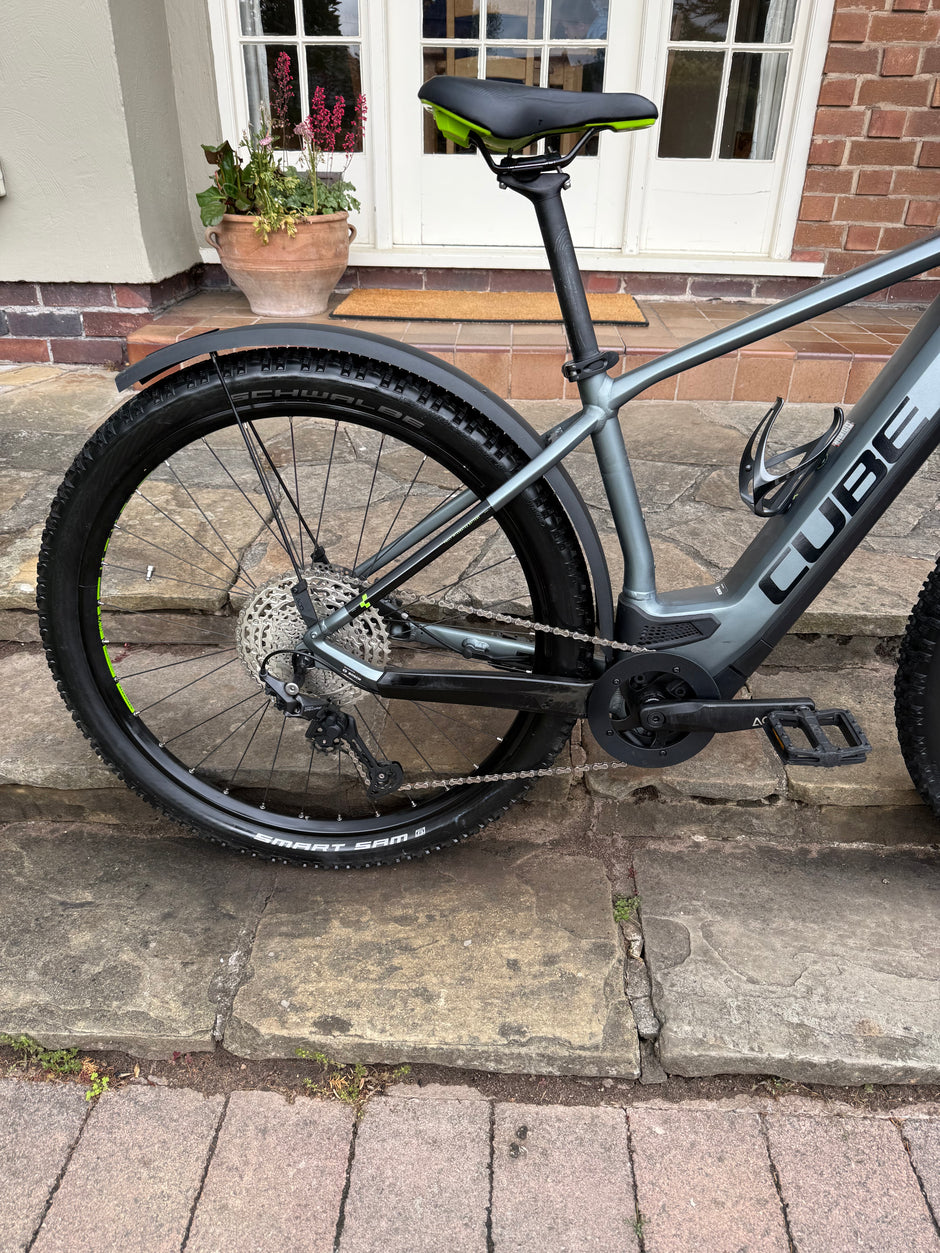 2022 Cube Reaction Pro 625WH Large Electric mountain bike 290 miles
