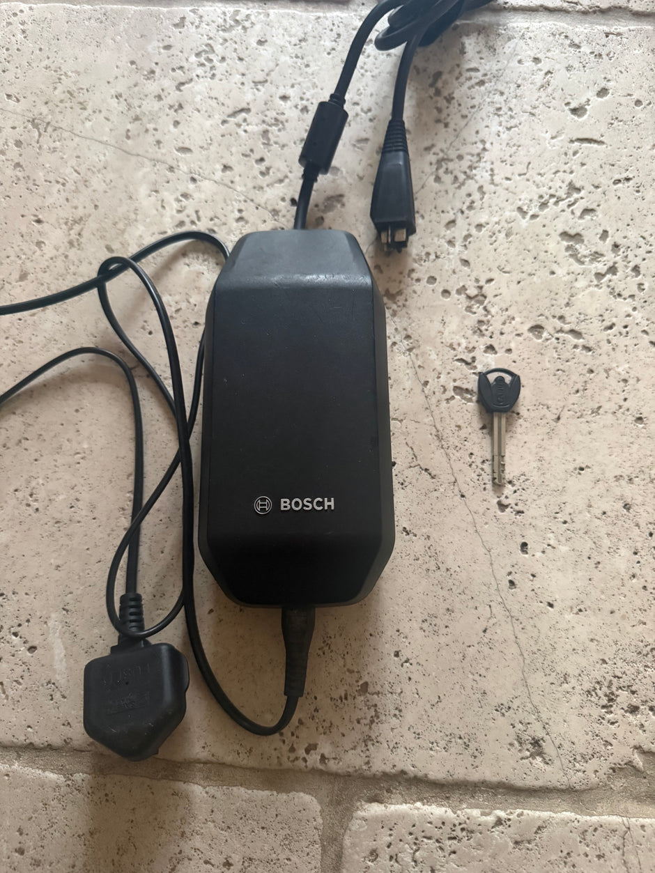 Cube Stereo Hybrid 160 HPC Action Team 750 2023 Medium 500 Miles