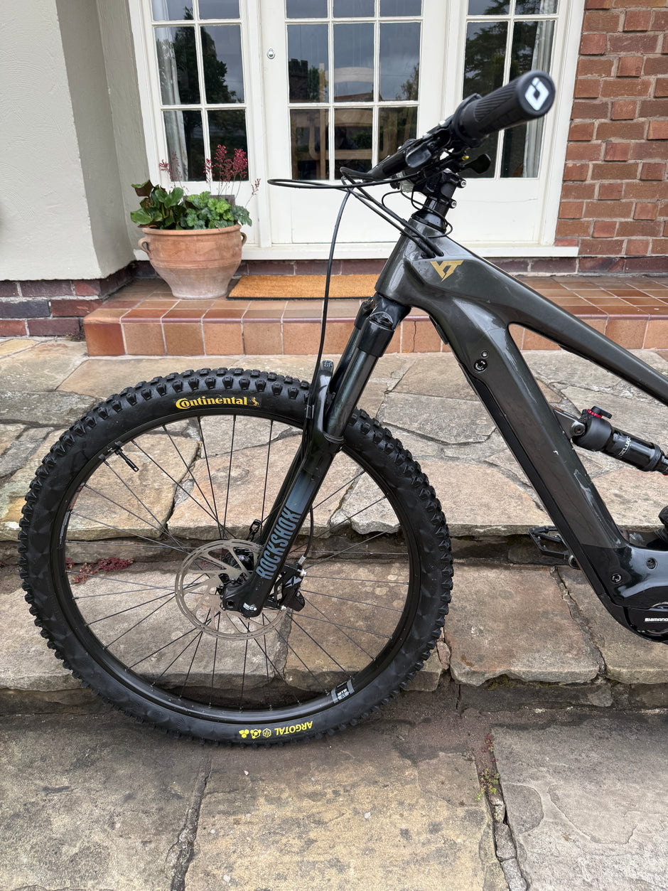 YT Decoy Elite Medium Electric mountain bike 400 miles